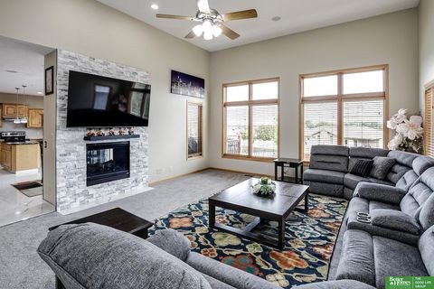 Photo of 2004 Longview Street, Papillion, NE 68133 (MLS # 22614379)