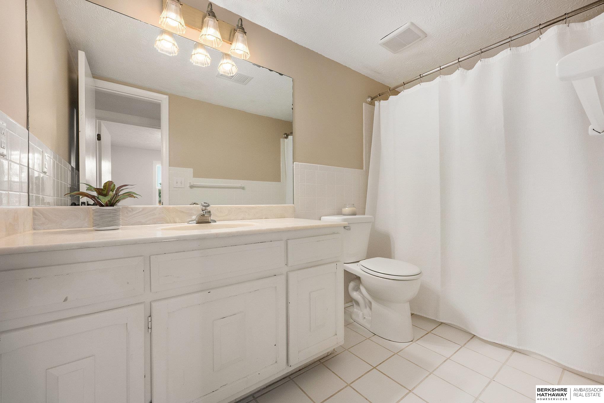 Omaha, Nebraska 68137, United States, 2 Bedrooms Bedrooms, ,2 BathroomsBathrooms,Residential,Active,222618