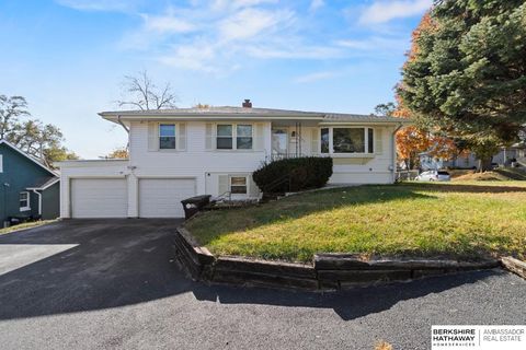 Photo of 3521 Laurel Avenue, Omaha, NE 68111 (MLS # 22534942)