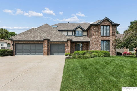 Photo of 16230 Grover Street, Omaha, NE 68130 (MLS # 22615950)