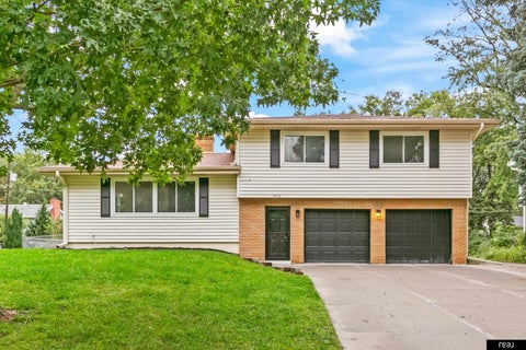Photo of 3612 S 106 Street, Omaha, NE 68124 (MLS # 22628530)