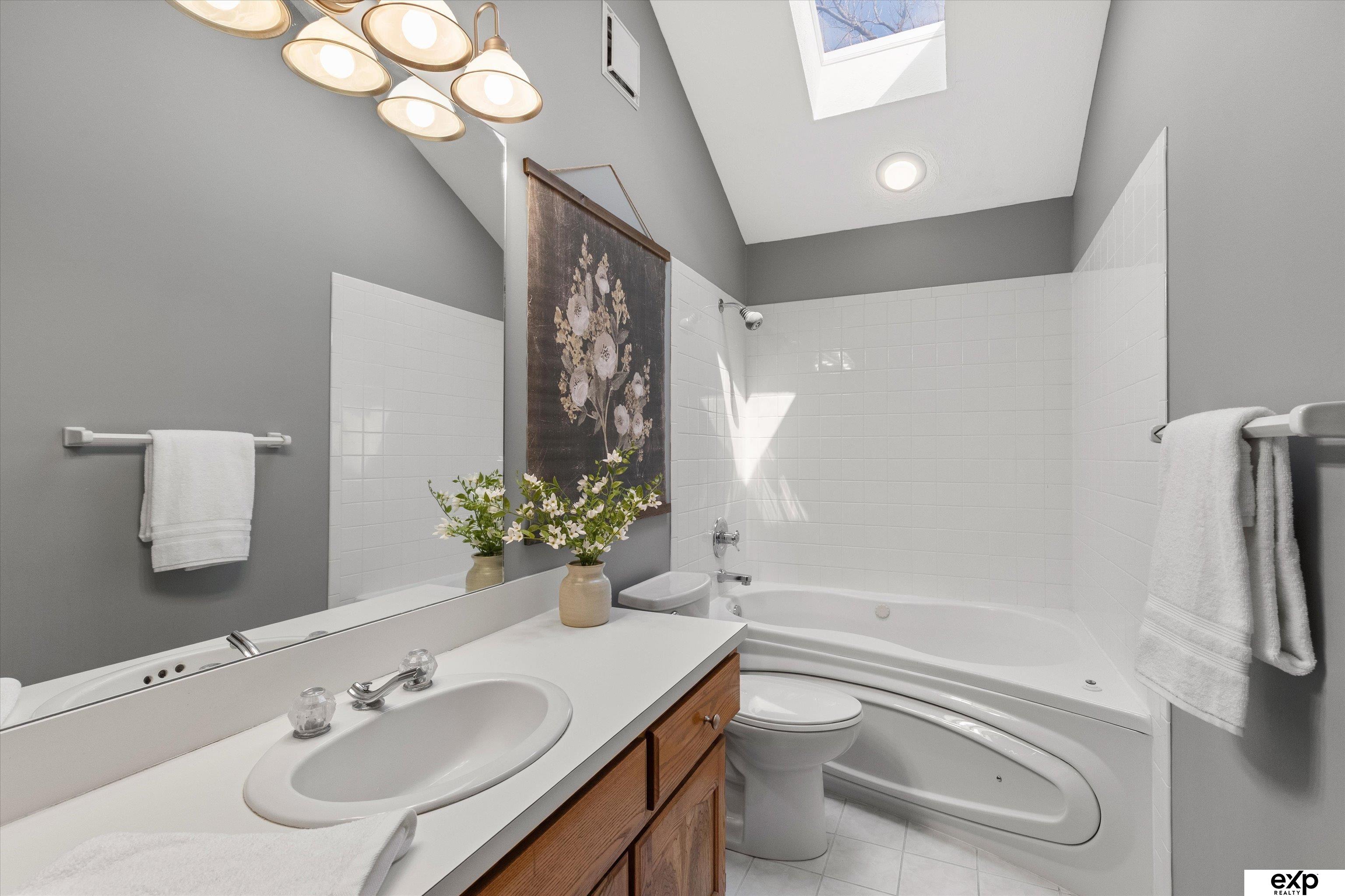 Ralston, Nebraska 68127, United States, 4 Bedrooms Bedrooms, ,2 BathroomsBathrooms,Residential,Pending,151214