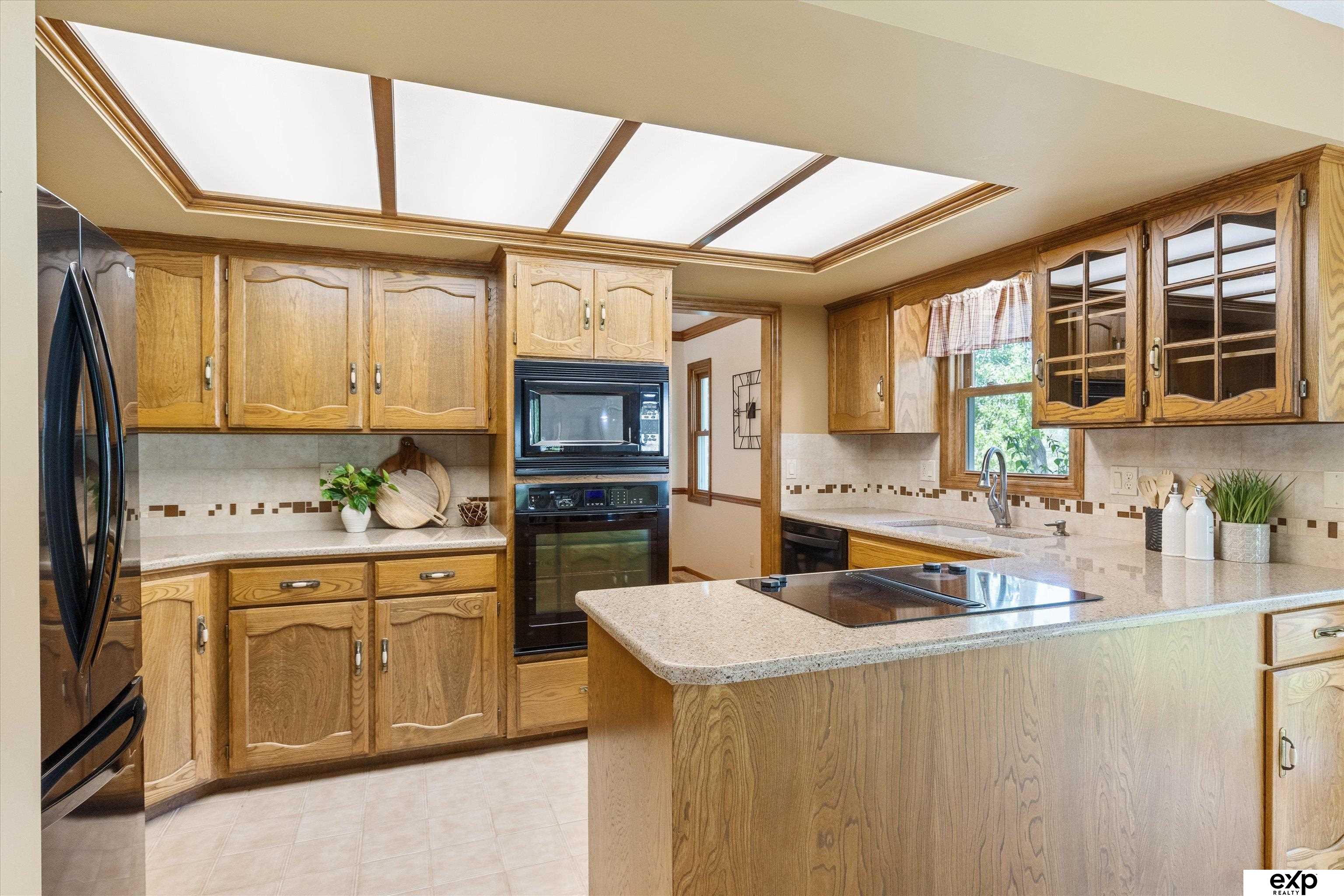 Ralston, Nebraska 68127, United States, 4 Bedrooms Bedrooms, ,2 BathroomsBathrooms,Residential,Pending,151214