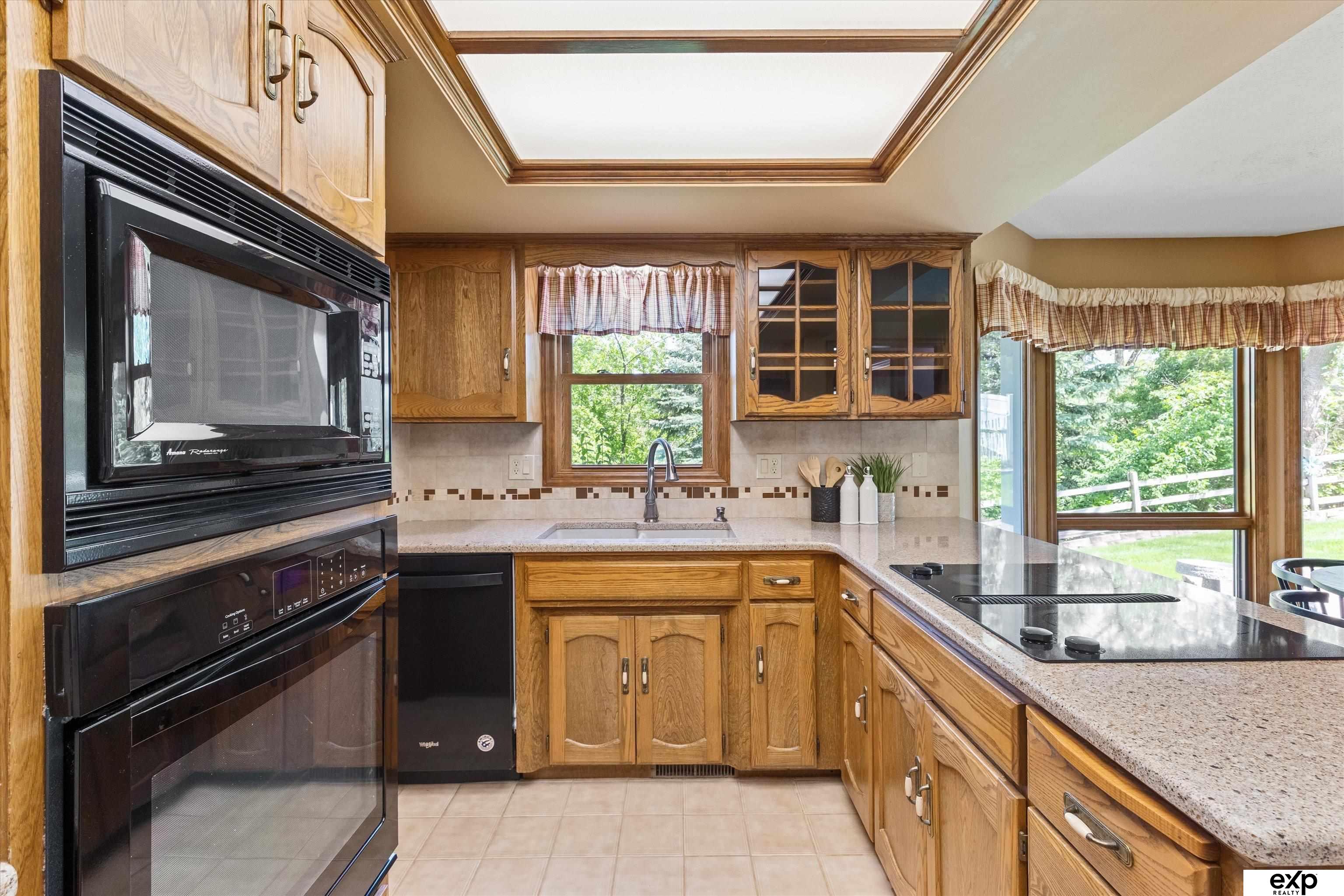 Ralston, Nebraska 68127, United States, 4 Bedrooms Bedrooms, ,2 BathroomsBathrooms,Residential,Pending,151214