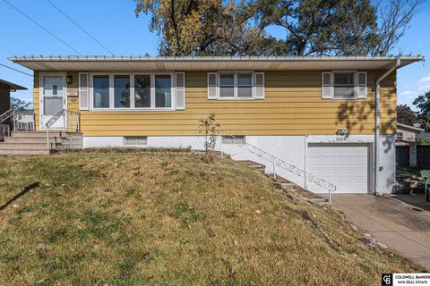 Photo of 3226 Willow Street, Bellevue, NE 68147 (MLS # 22531977)