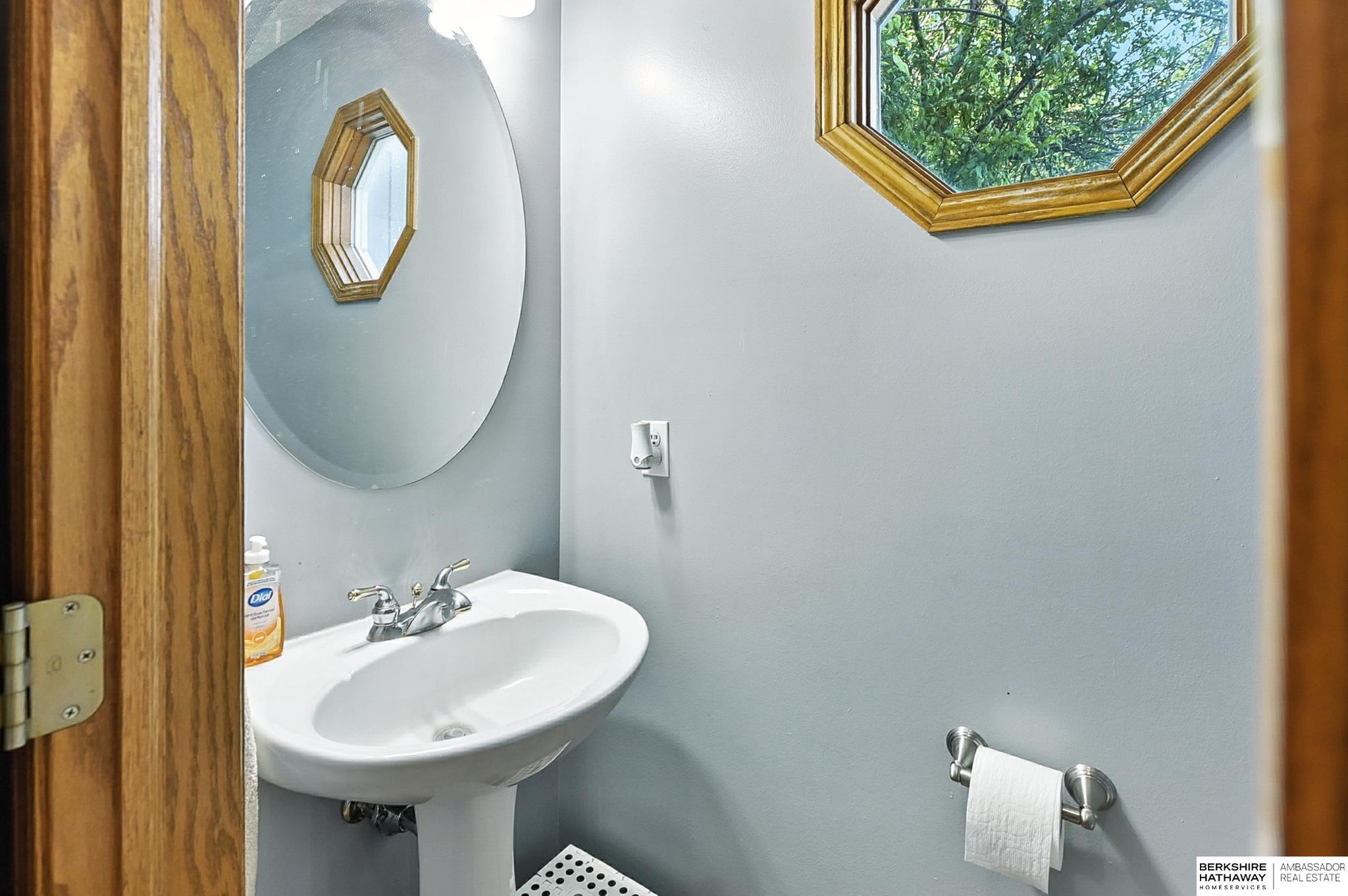 Omaha, Nebraska 68138, United States, 4 Bedrooms Bedrooms, ,3 BathroomsBathrooms,Residential,Active,192095