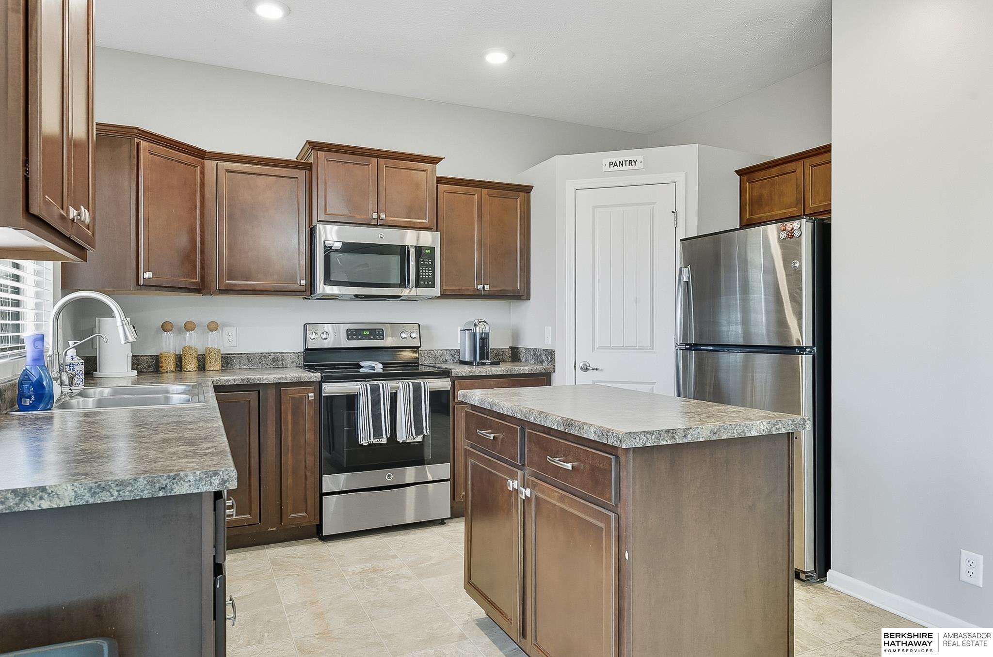 Omaha, Nebraska 68142, United States, 3 Bedrooms Bedrooms, ,2 BathroomsBathrooms,Residential,Active,225271