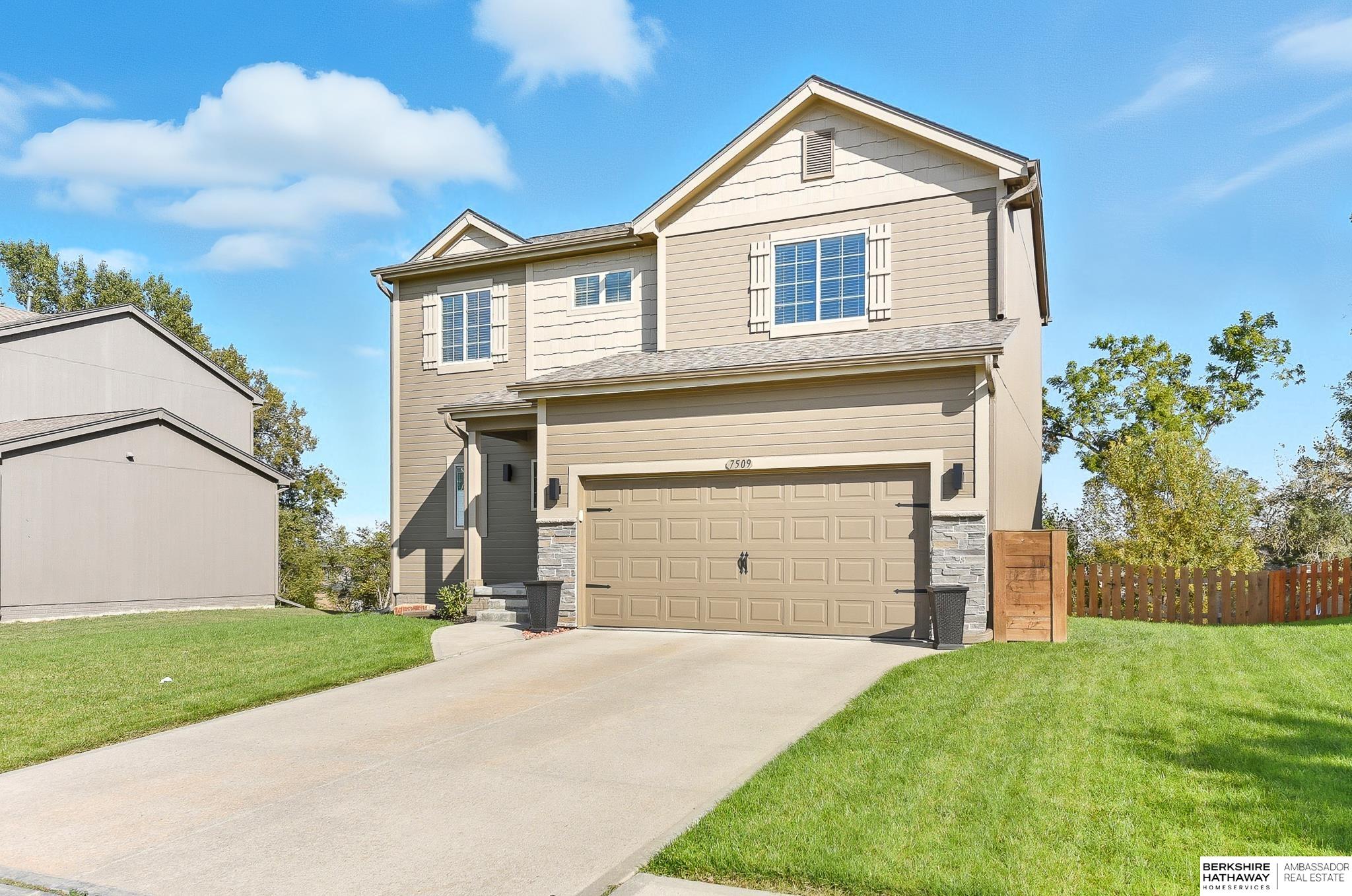 Omaha, Nebraska 68142, United States, 3 Bedrooms Bedrooms, ,2 BathroomsBathrooms,Residential,Active,225271