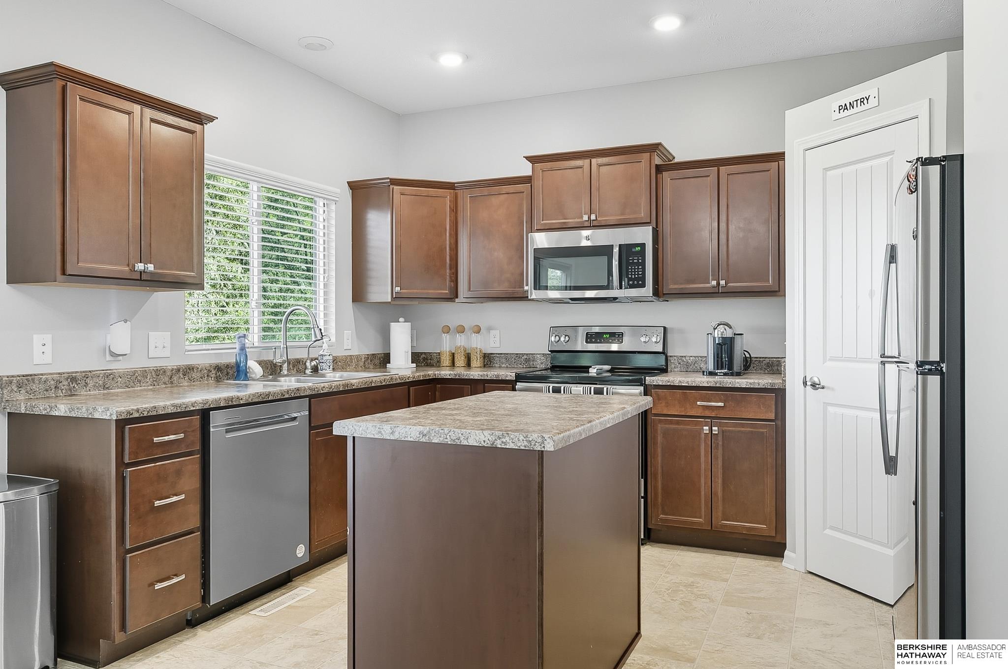 Omaha, Nebraska 68142, United States, 3 Bedrooms Bedrooms, ,2 BathroomsBathrooms,Residential,Active,225271