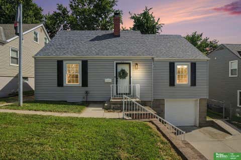 Photo of 5221 Mason Street, Omaha, NE 68106 (MLS # 22621029)