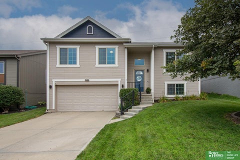 Photo of 19418 R Street, Omaha, NE 68135 (MLS # 22621144)