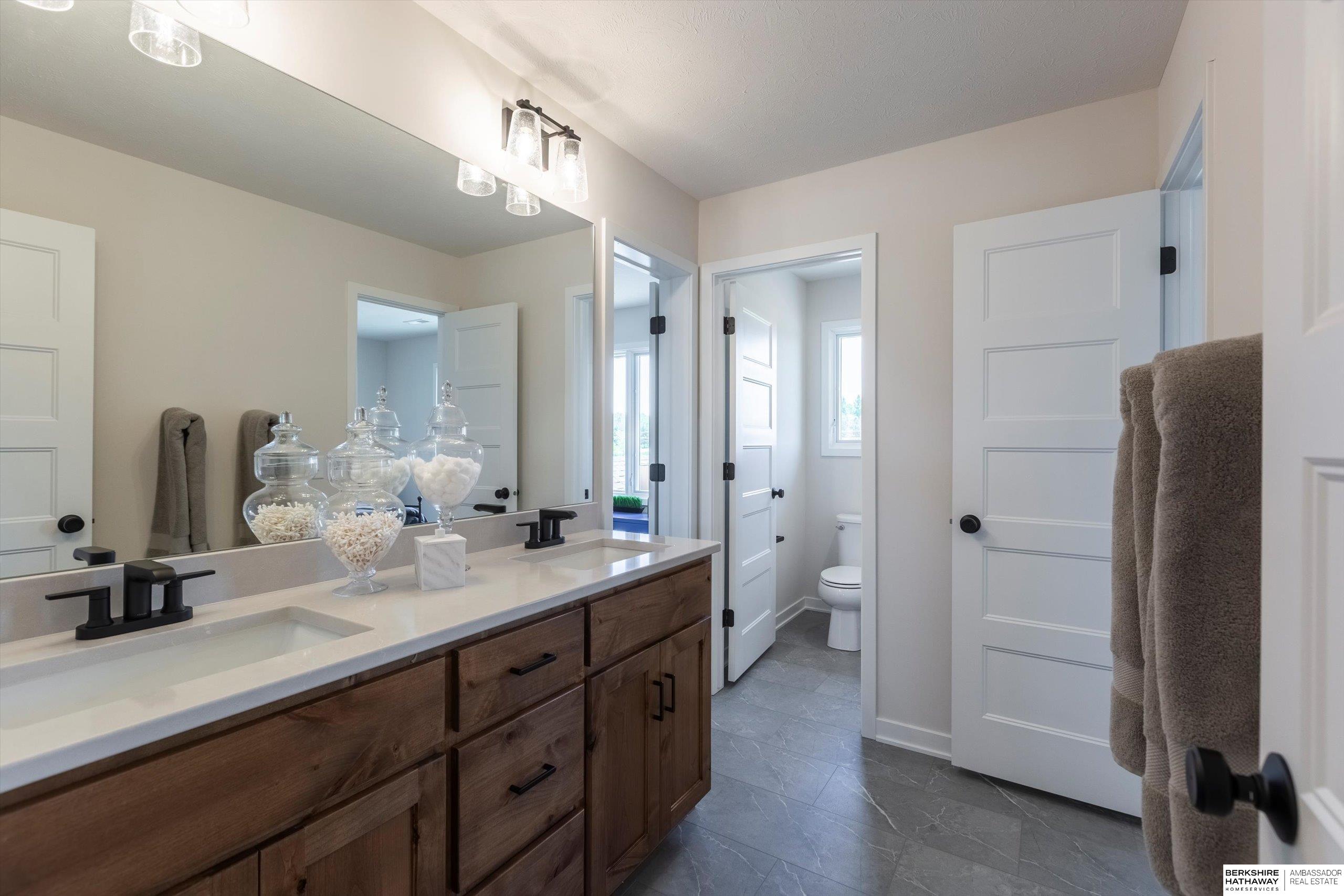 Gretna, Nebraska 68028, United States, 5 Bedrooms Bedrooms, ,3 BathroomsBathrooms,Residential,Active,132161