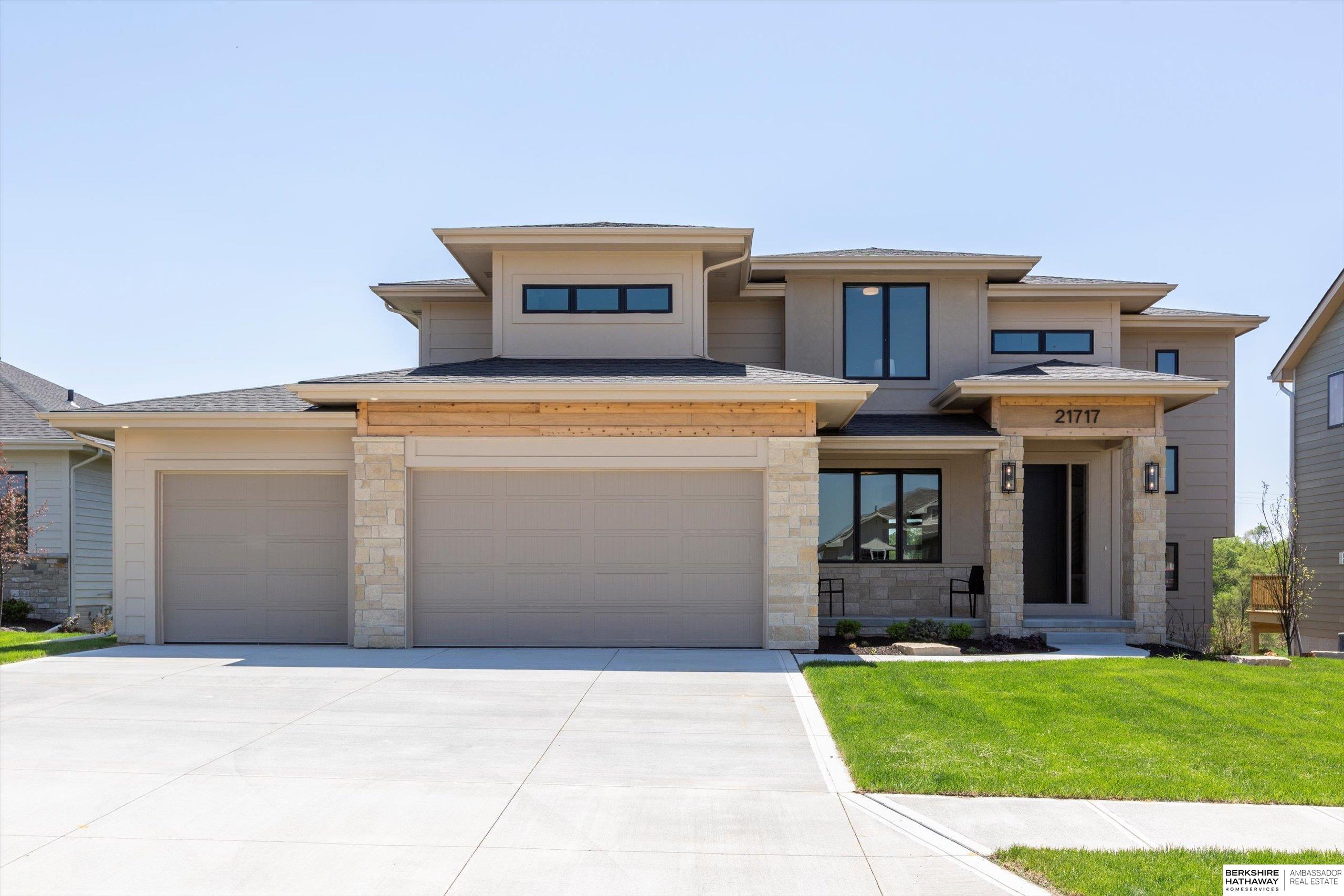 Gretna, Nebraska 68028, United States, 5 Bedrooms Bedrooms, ,3 BathroomsBathrooms,Residential,Active,132161