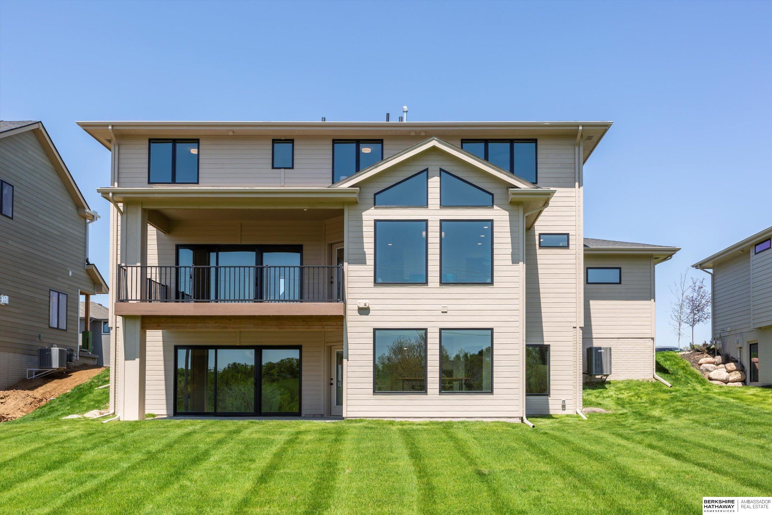 Gretna, Nebraska 68028, United States, 5 Bedrooms Bedrooms, ,3 BathroomsBathrooms,Residential,Active,132161