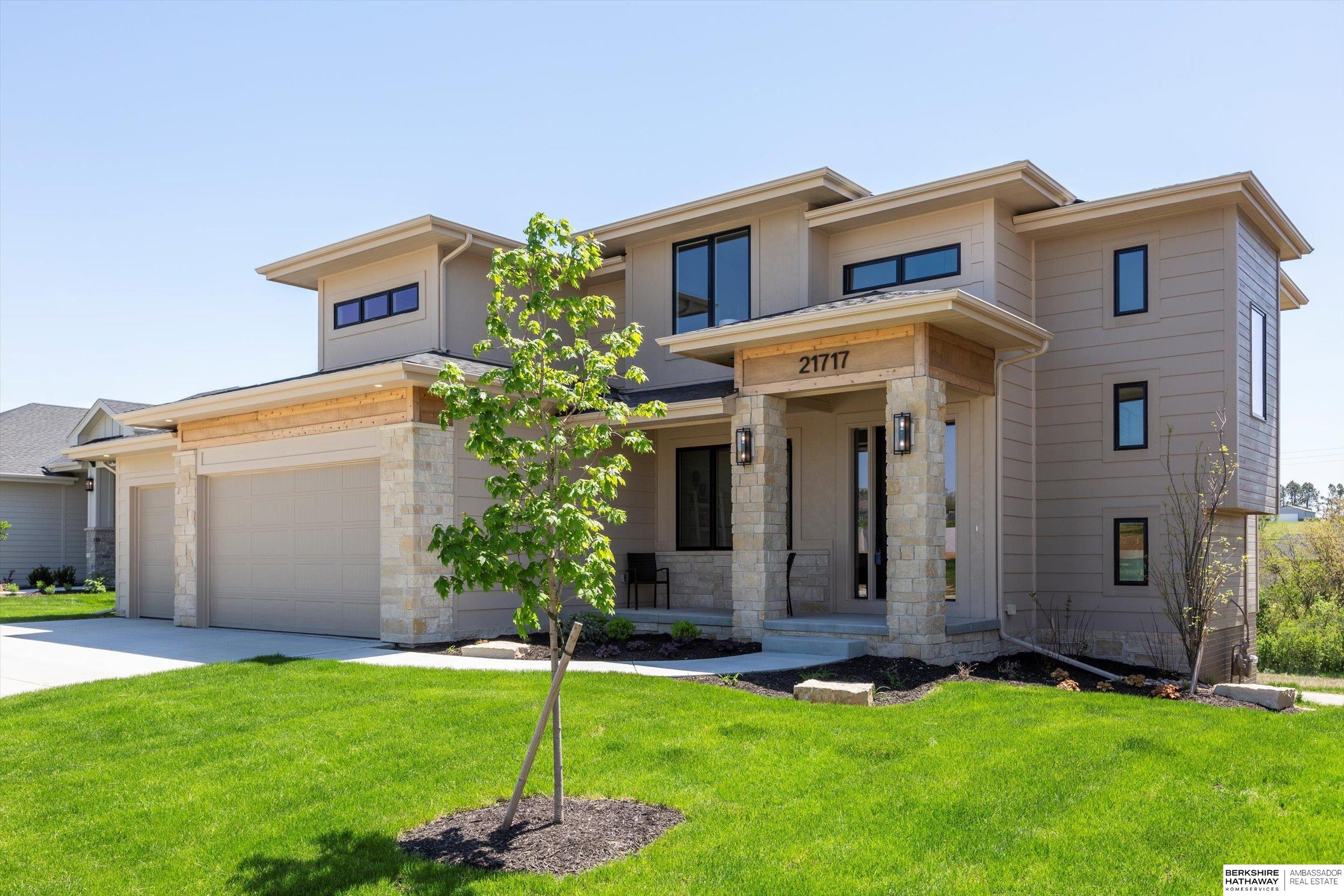 Gretna, Nebraska 68028, United States, 5 Bedrooms Bedrooms, ,3 BathroomsBathrooms,Residential,Active,132161