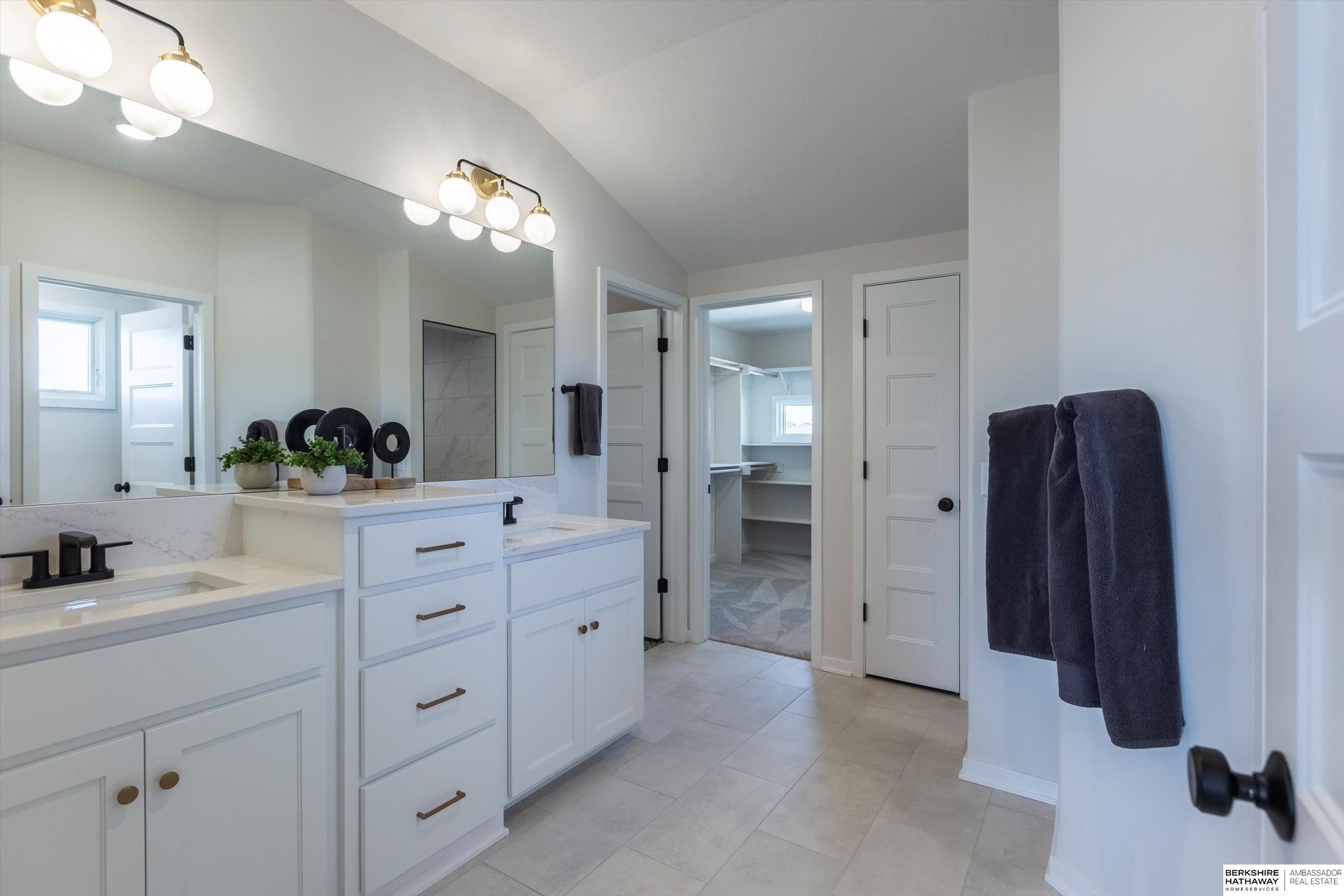 Gretna, Nebraska 68028, United States, 5 Bedrooms Bedrooms, ,3 BathroomsBathrooms,Residential,Active,132161