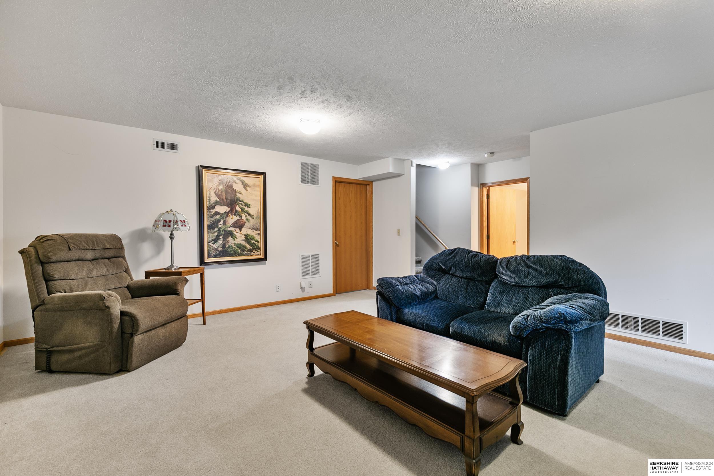 Lincoln, Nebraska 68516, United States, 3 Bedrooms Bedrooms, ,3 BathroomsBathrooms,Residential,Active,218903