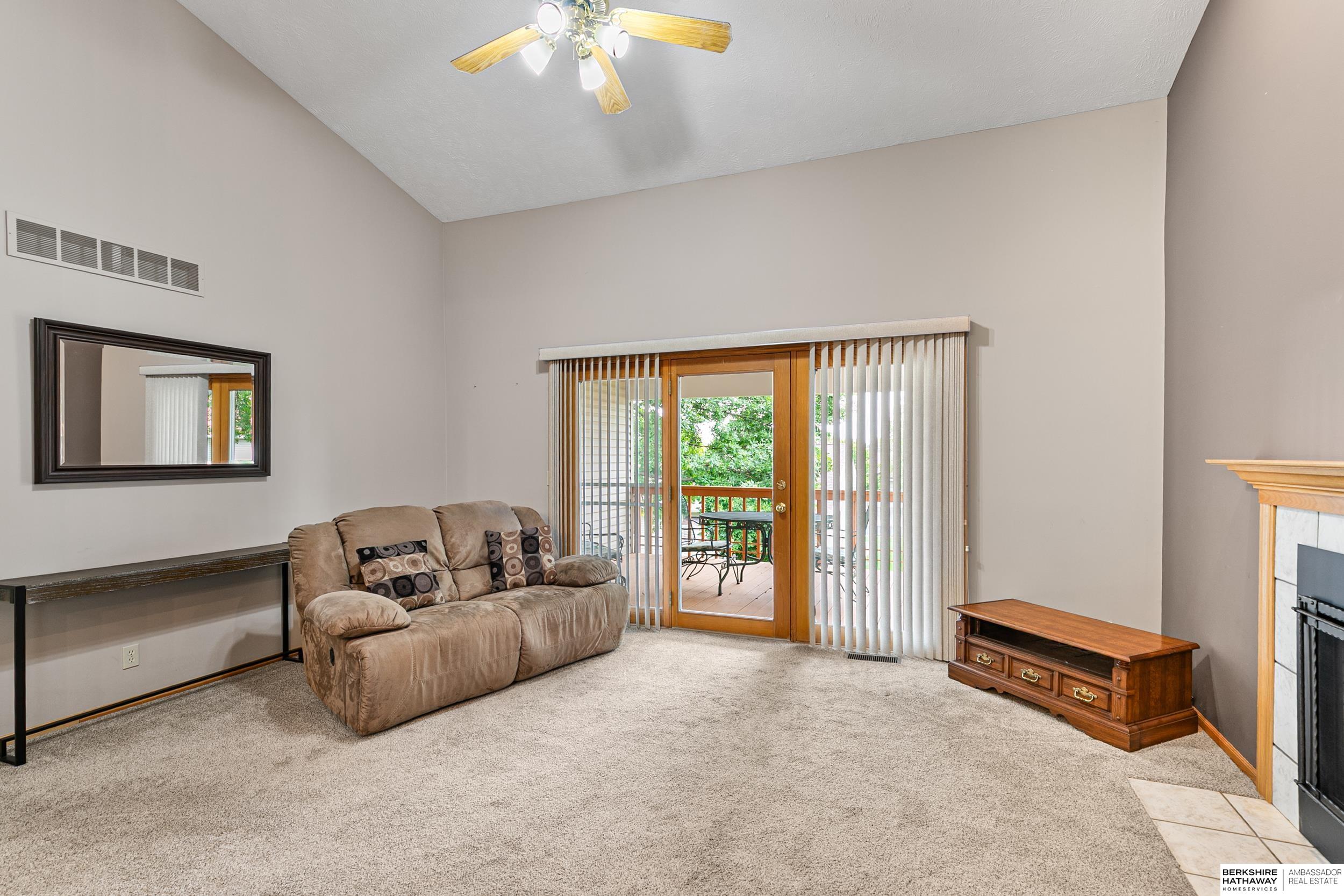 Lincoln, Nebraska 68516, United States, 3 Bedrooms Bedrooms, ,3 BathroomsBathrooms,Residential,Active,218903