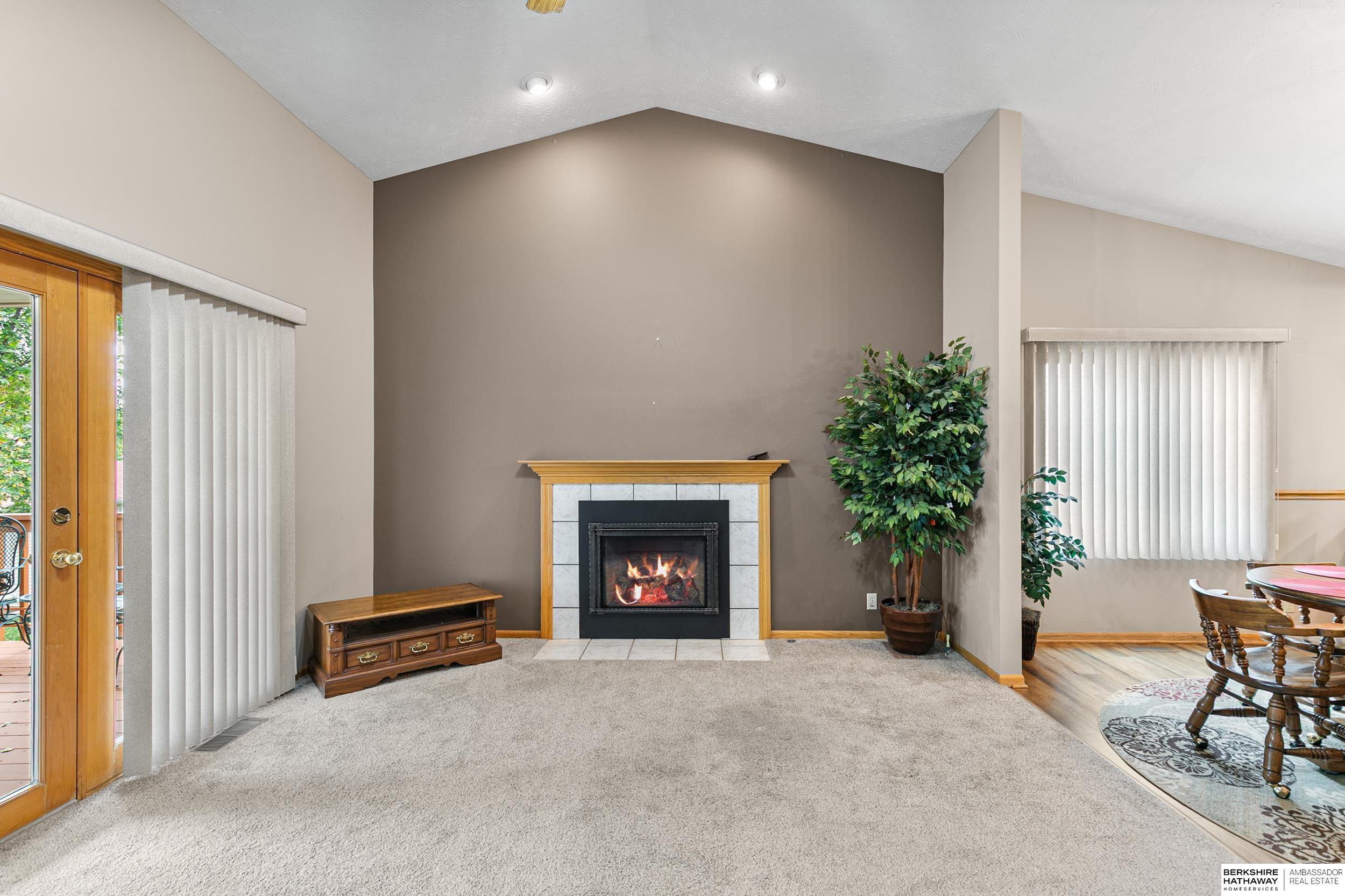 Lincoln, Nebraska 68516, United States, 3 Bedrooms Bedrooms, ,3 BathroomsBathrooms,Residential,Active,218903