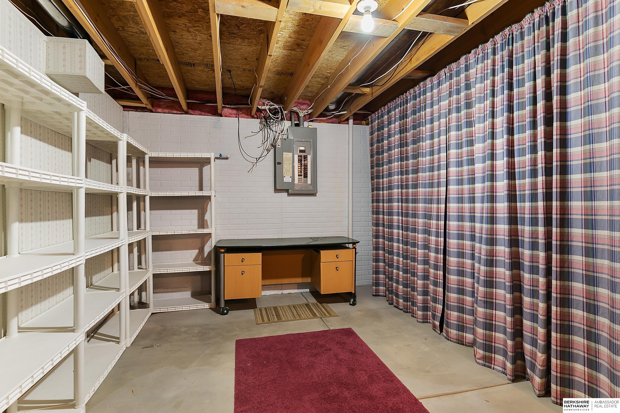 Lincoln, Nebraska 68516, United States, 3 Bedrooms Bedrooms, ,3 BathroomsBathrooms,Residential,Active,218903