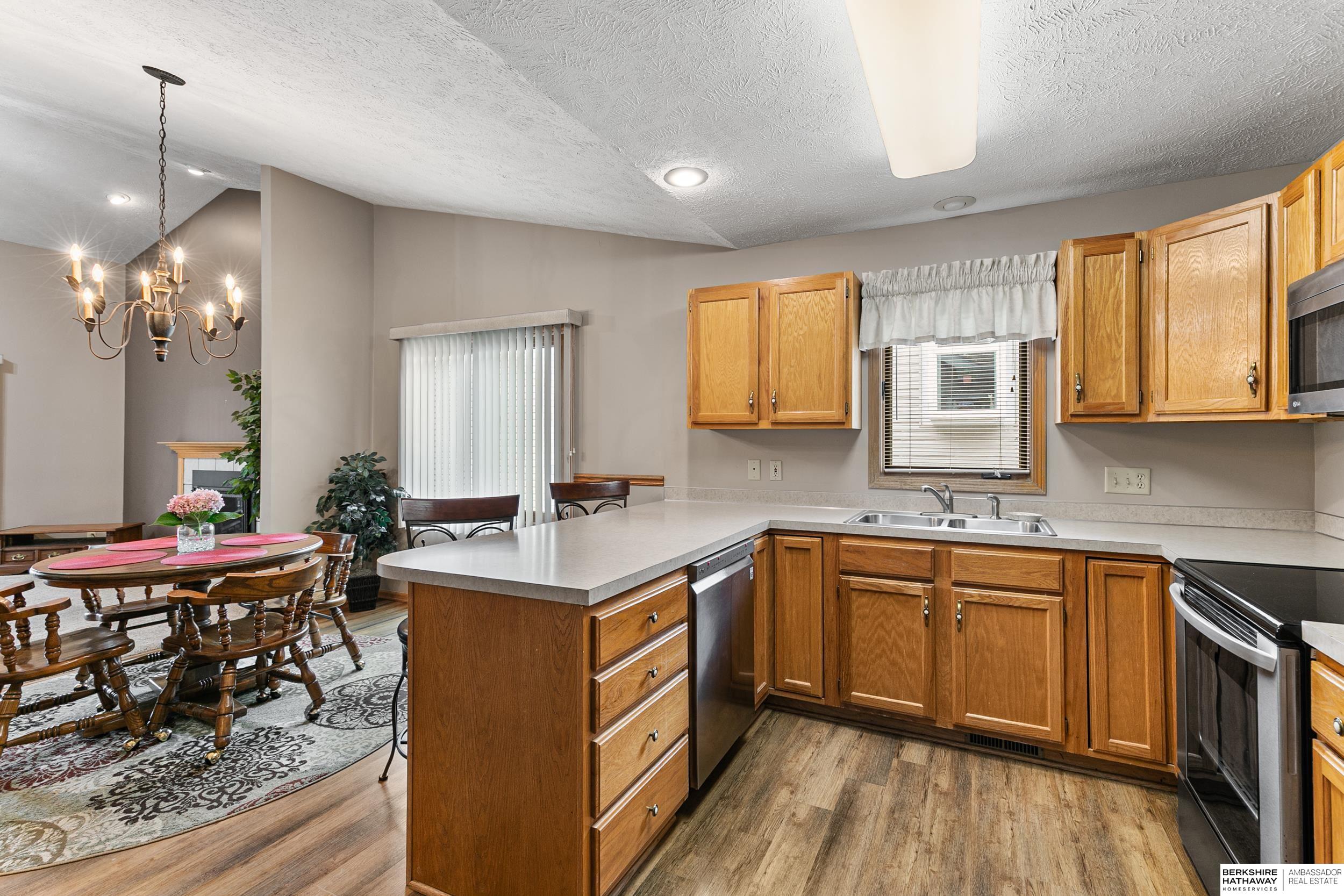 Lincoln, Nebraska 68516, United States, 3 Bedrooms Bedrooms, ,3 BathroomsBathrooms,Residential,Active,218903