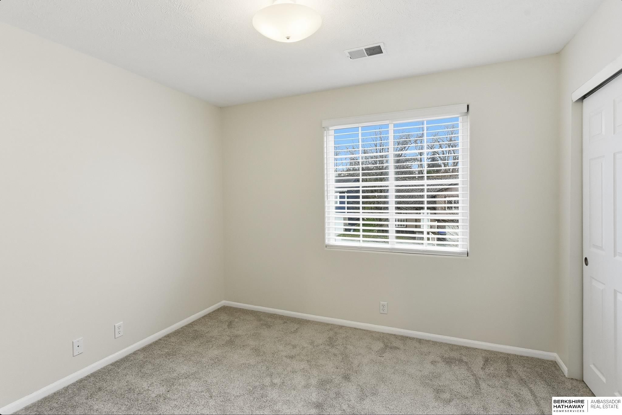 Omaha, Nebraska 68122, United States, 4 Bedrooms Bedrooms, ,3 BathroomsBathrooms,Residential,Pending,247180