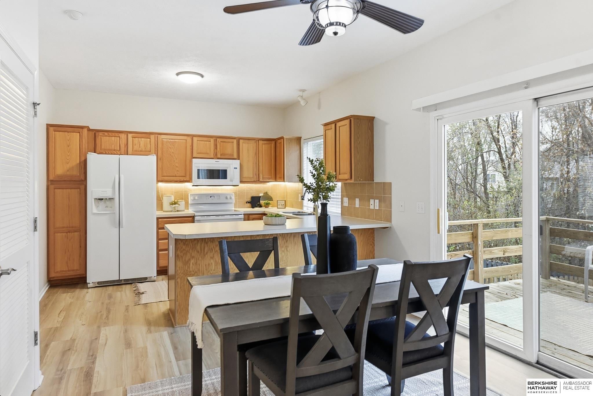 Omaha, Nebraska 68122, United States, 4 Bedrooms Bedrooms, ,3 BathroomsBathrooms,Residential,Pending,247180