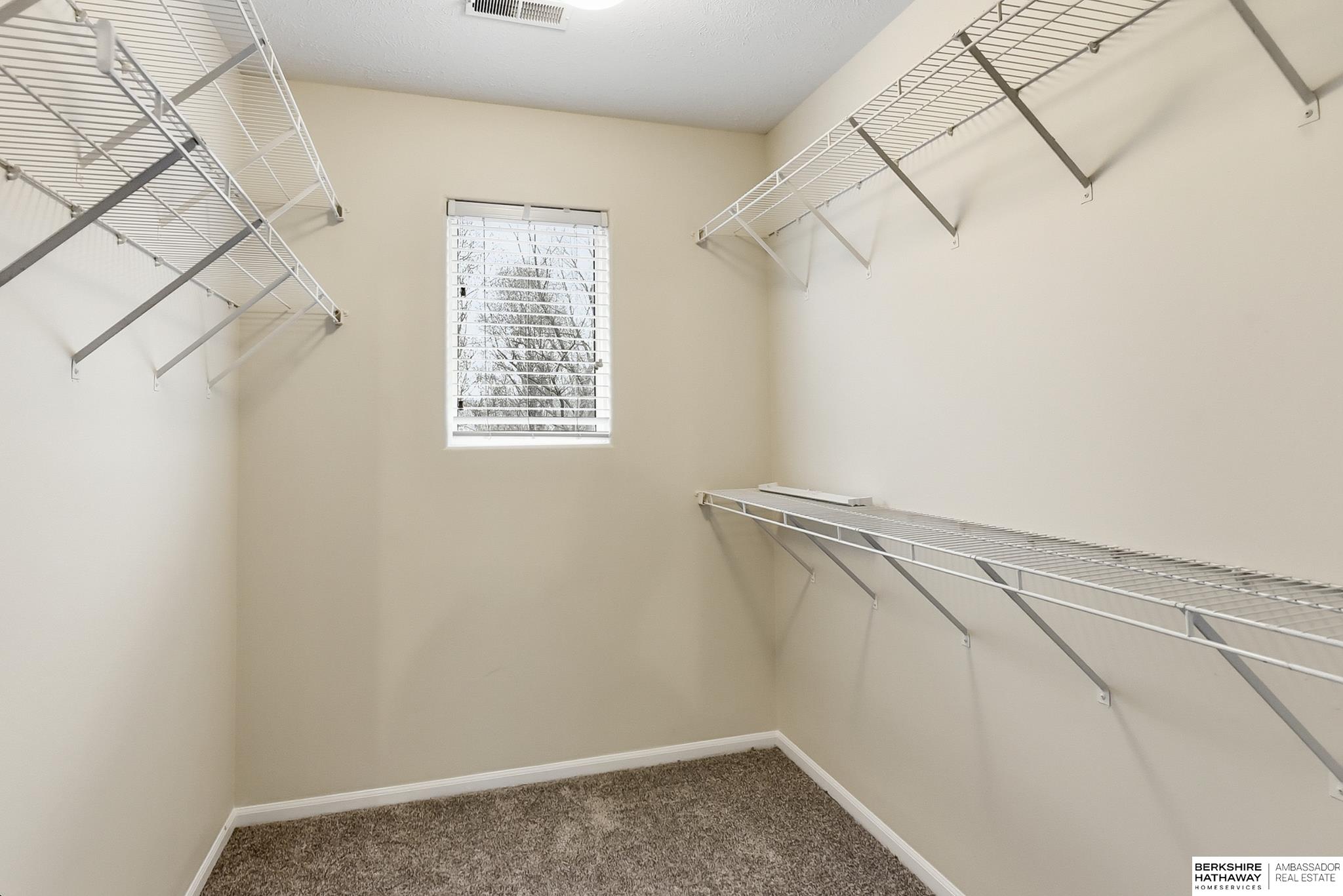 Omaha, Nebraska 68122, United States, 4 Bedrooms Bedrooms, ,3 BathroomsBathrooms,Residential,Pending,247180