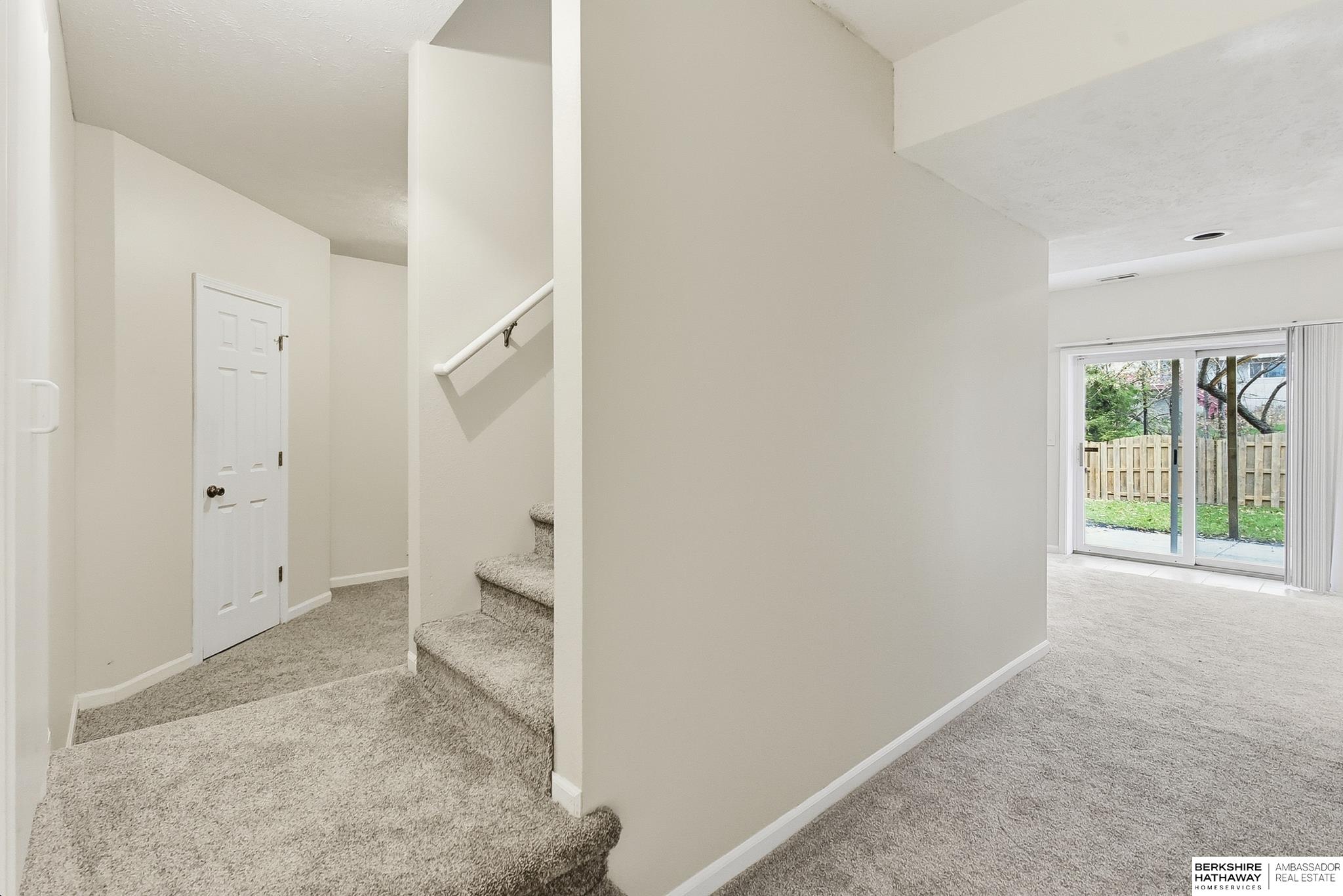 Omaha, Nebraska 68122, United States, 4 Bedrooms Bedrooms, ,3 BathroomsBathrooms,Residential,Pending,247180