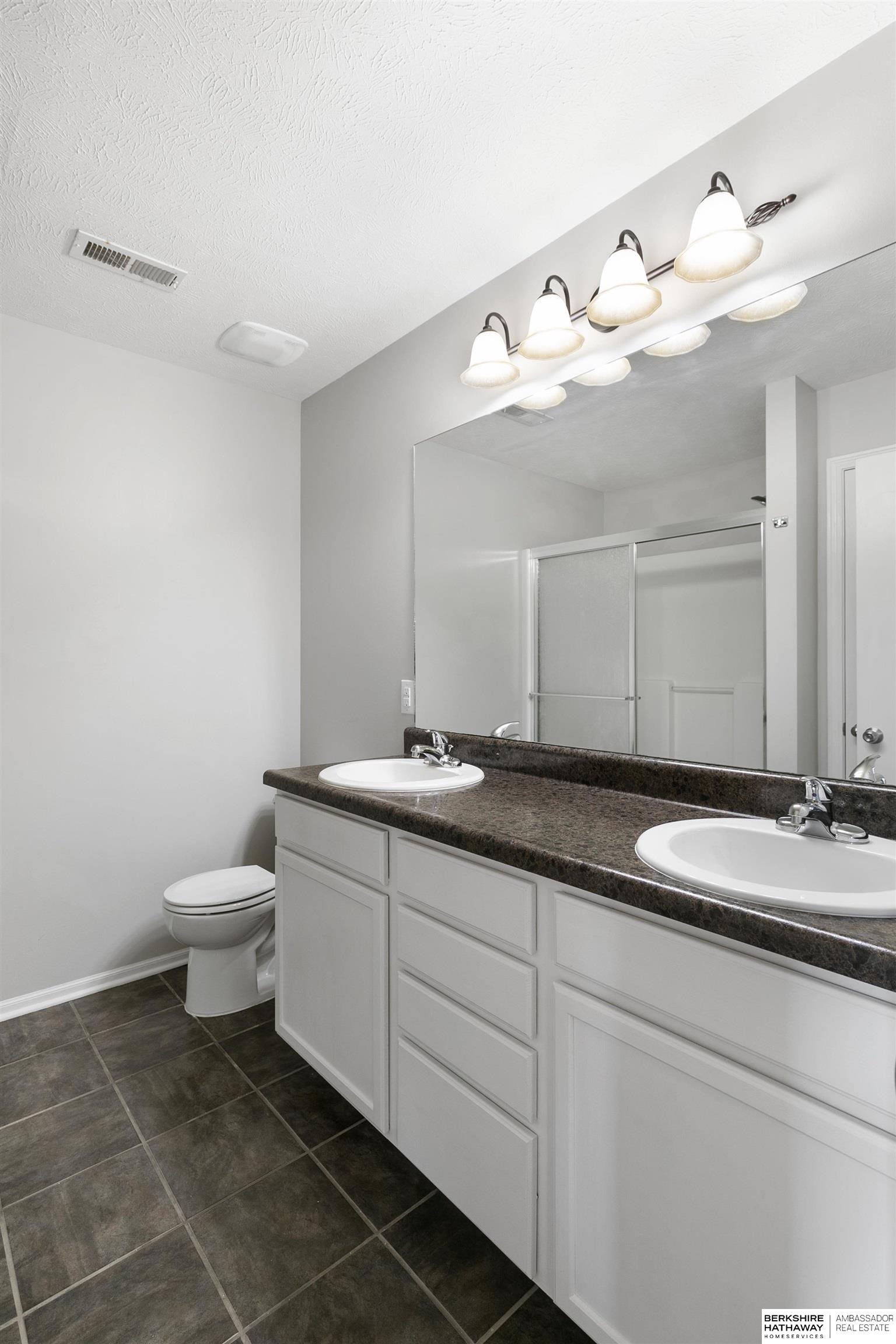 Lincoln, Nebraska 68532, United States, 4 Bedrooms Bedrooms, ,4 BathroomsBathrooms,Residential,Active,184036