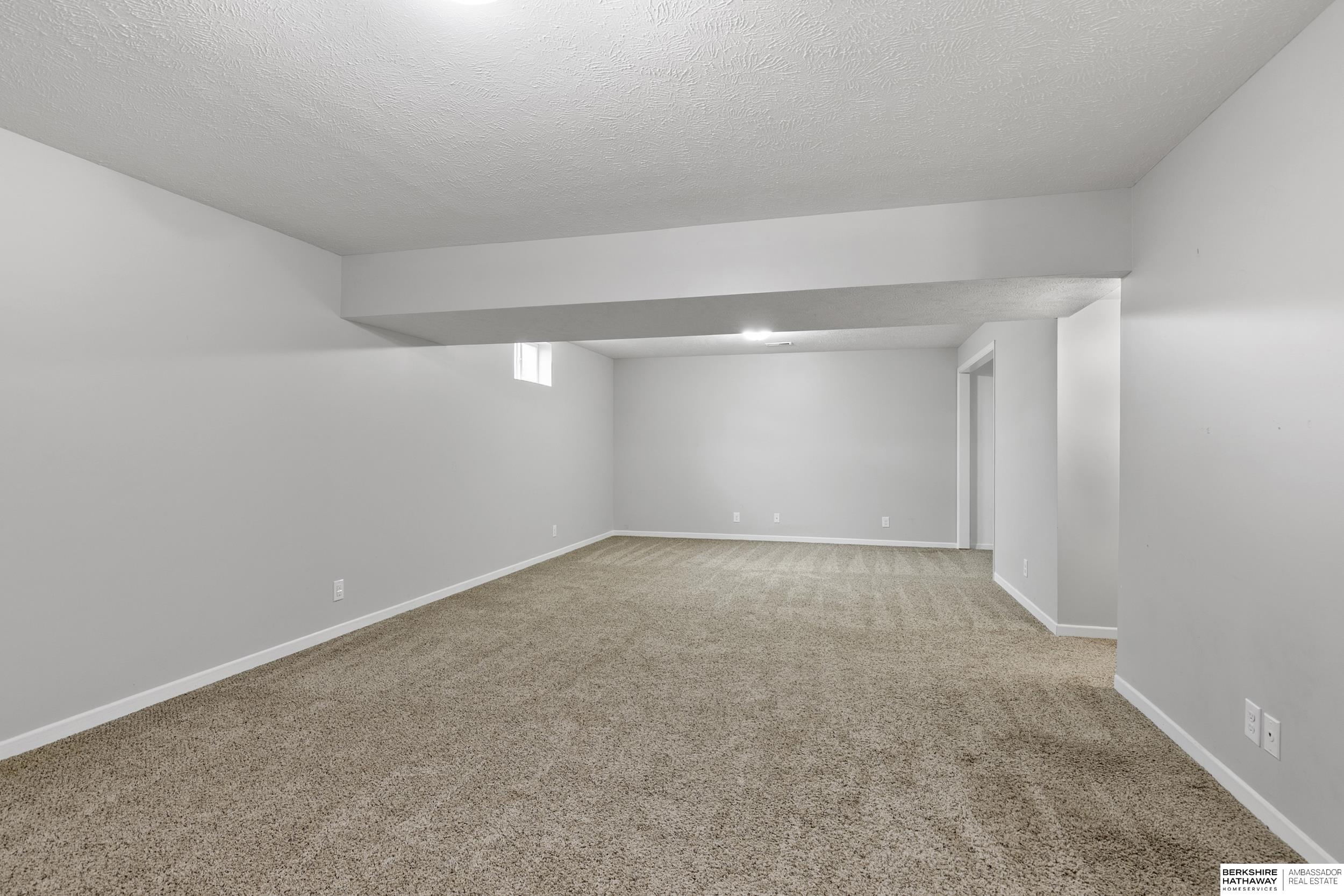 Lincoln, Nebraska 68532, United States, 4 Bedrooms Bedrooms, ,4 BathroomsBathrooms,Residential,Active,184036