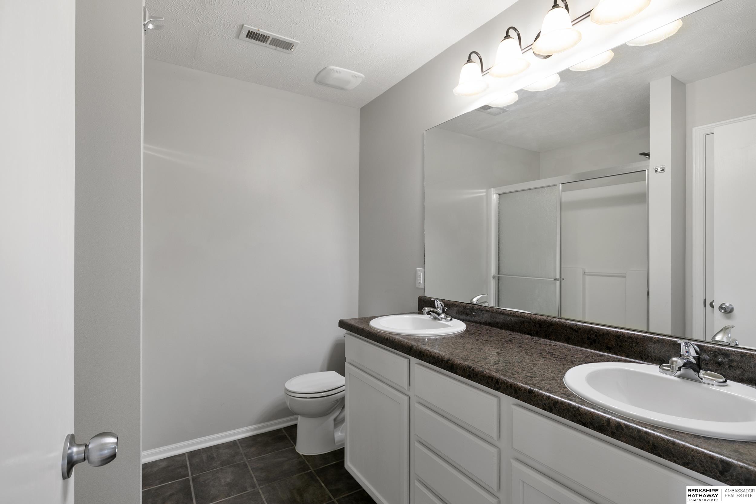 Lincoln, Nebraska 68532, United States, 4 Bedrooms Bedrooms, ,4 BathroomsBathrooms,Residential,Active,184036