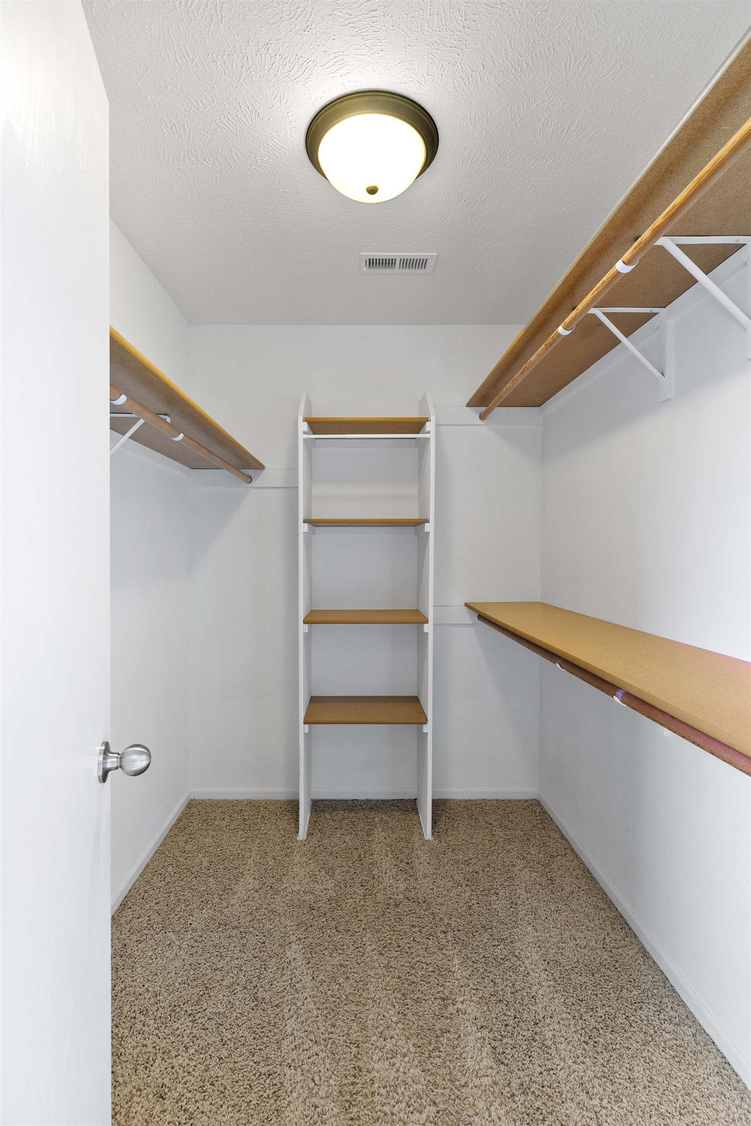 Lincoln, Nebraska 68532, United States, 4 Bedrooms Bedrooms, ,4 BathroomsBathrooms,Residential,Active,184036