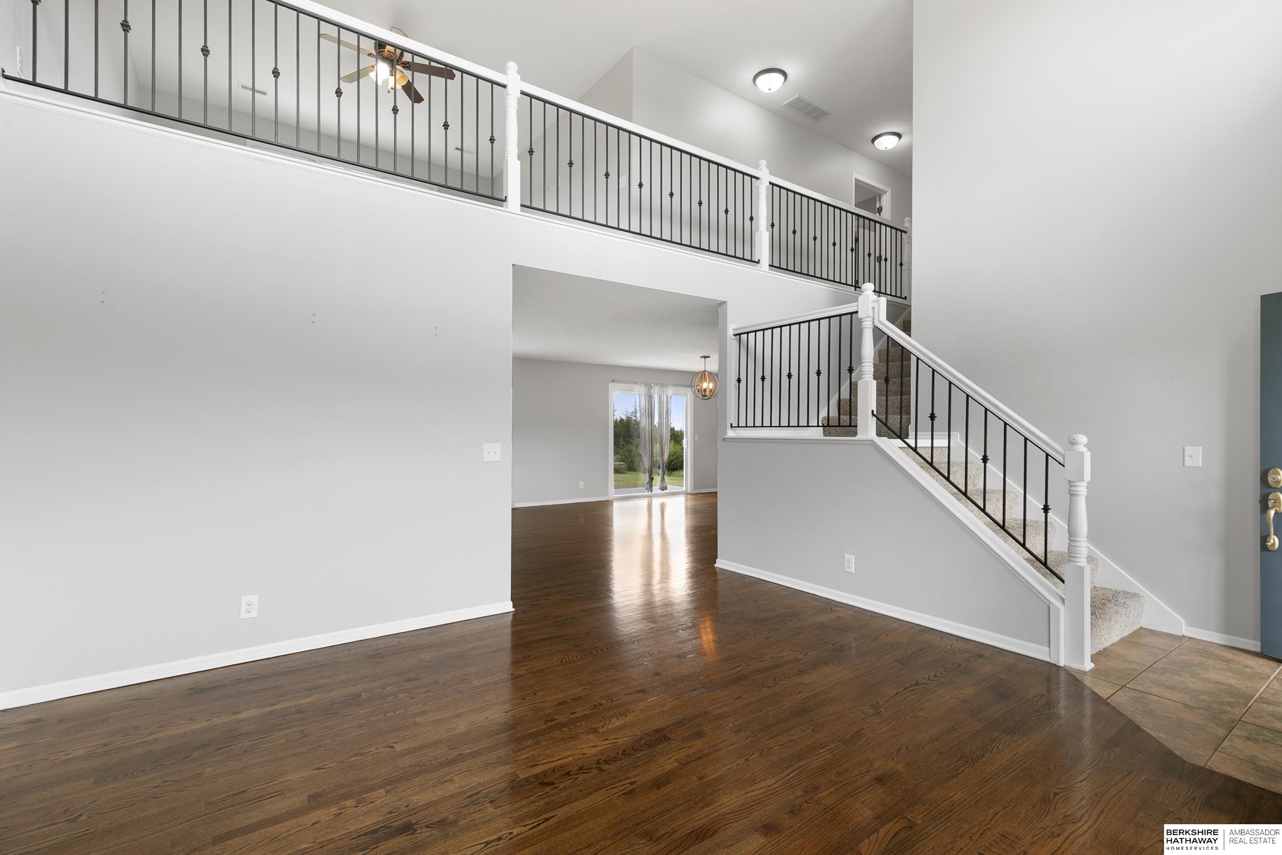 Lincoln, Nebraska 68532, United States, 4 Bedrooms Bedrooms, ,4 BathroomsBathrooms,Residential,Active,184036