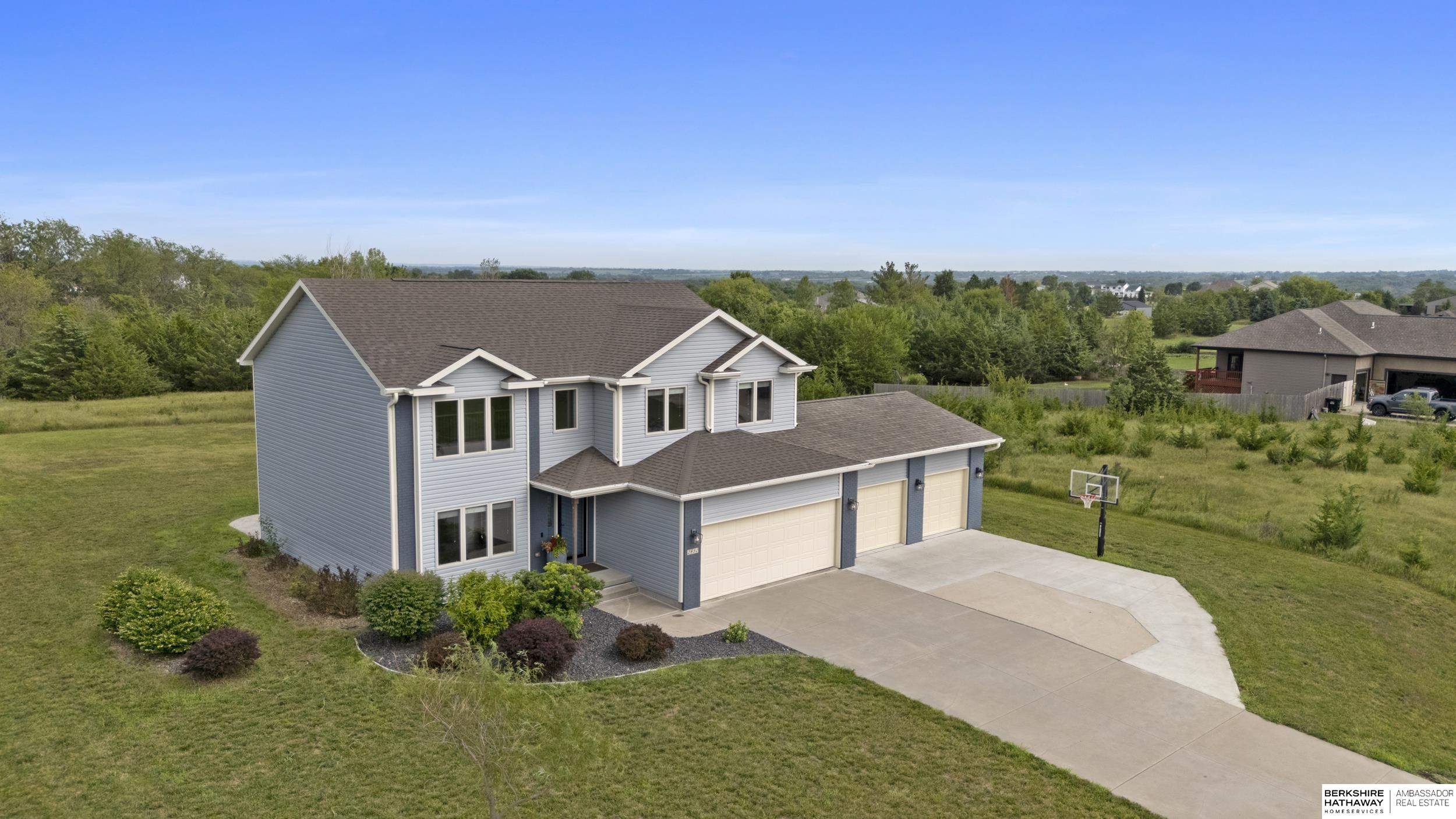 Lincoln, Nebraska 68532, United States, 4 Bedrooms Bedrooms, ,4 BathroomsBathrooms,Residential,Active,184036