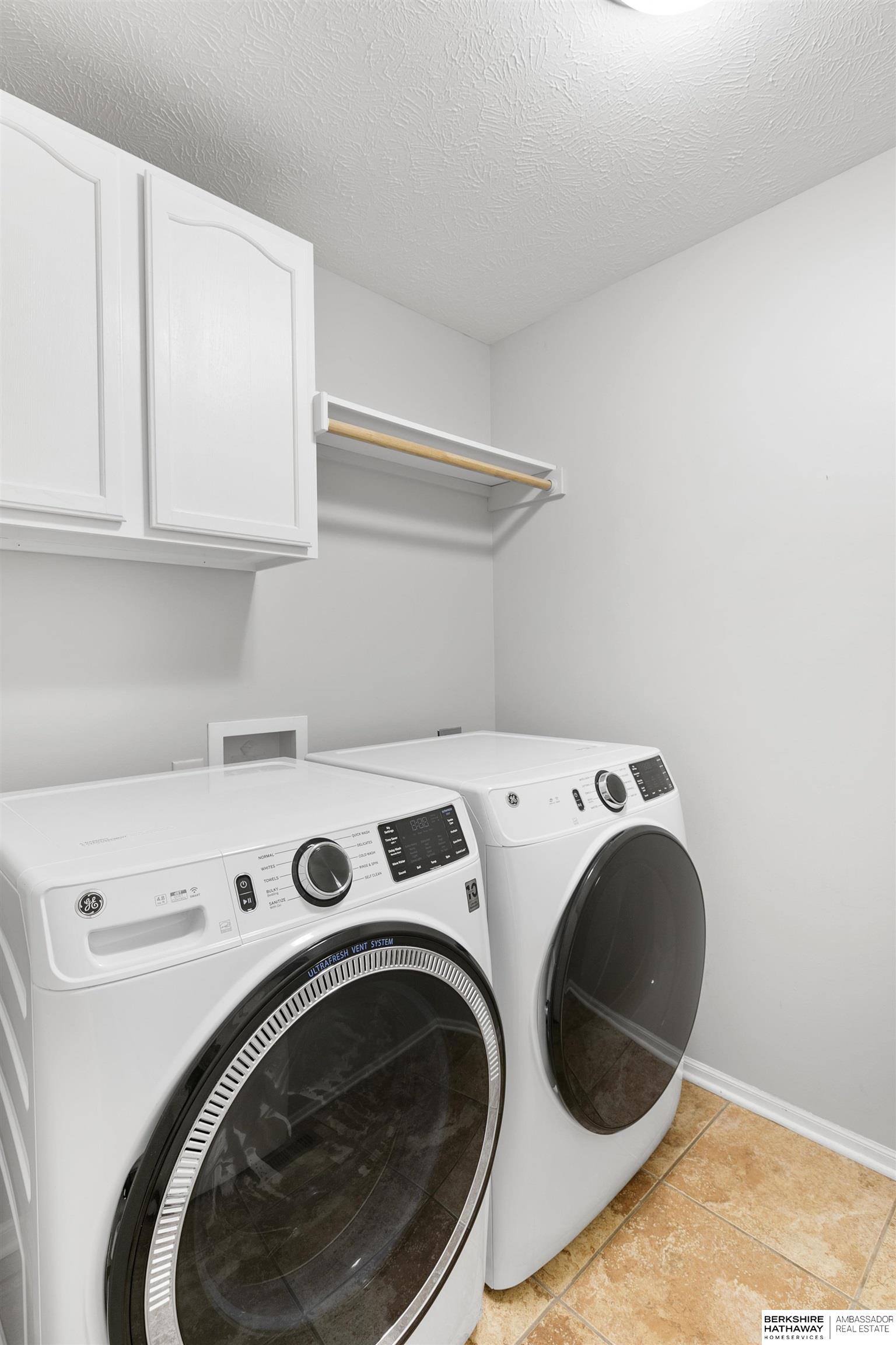 Lincoln, Nebraska 68532, United States, 4 Bedrooms Bedrooms, ,4 BathroomsBathrooms,Residential,Active,184036