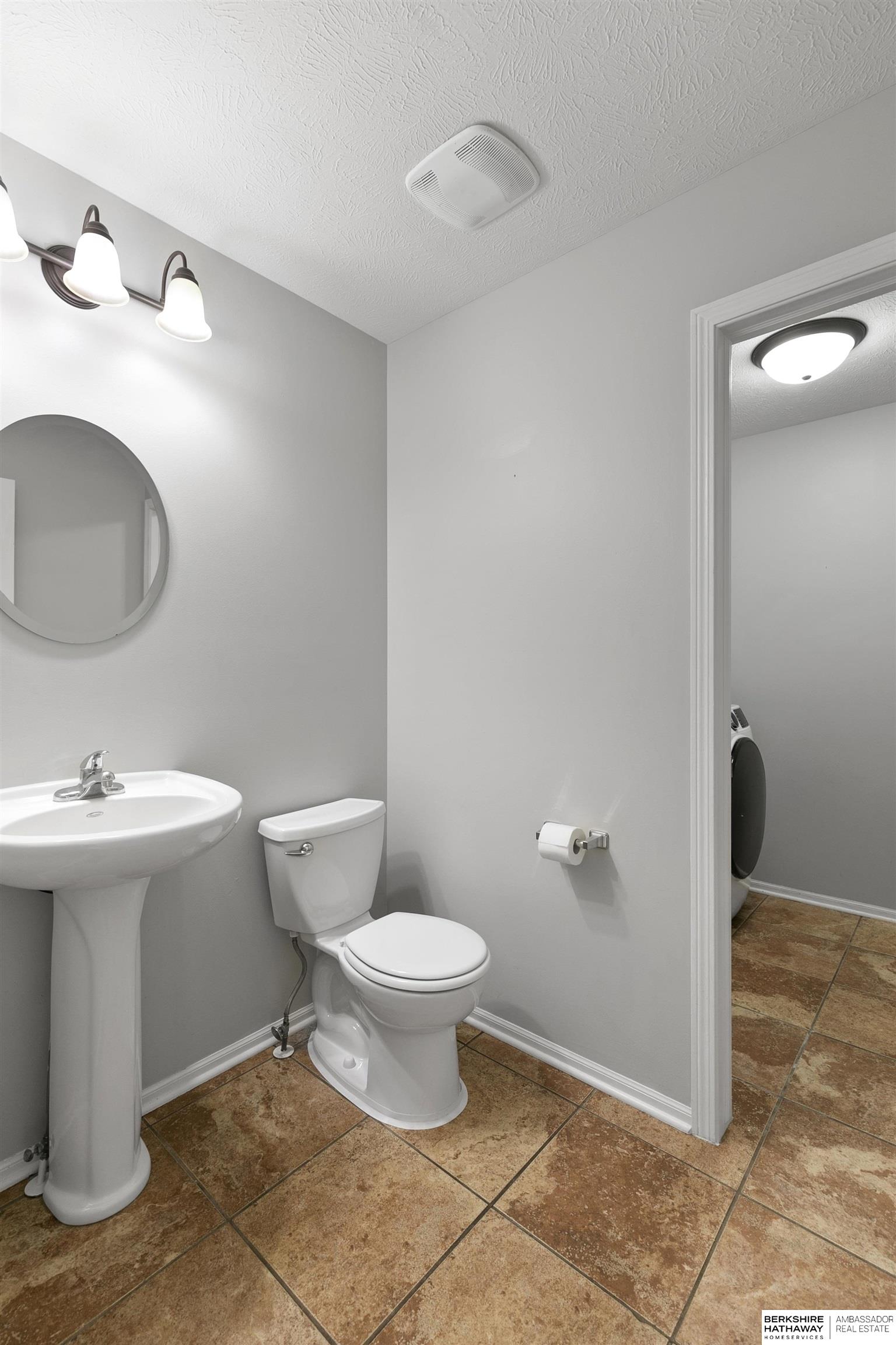 Lincoln, Nebraska 68532, United States, 4 Bedrooms Bedrooms, ,4 BathroomsBathrooms,Residential,Active,184036