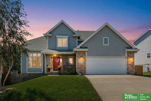 Photo of 2207 Kara Drive, Papillion, NE 68133 (MLS # 22529082)