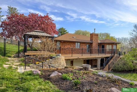 Photo of 9404 Valaretta Drive, Gretna, NE 68028 (MLS # 22527919)