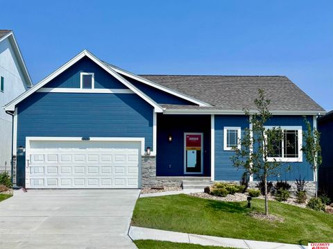 Photo of 16863 Curtis Avenue, Omaha, NE 68116 (MLS # 22530456)