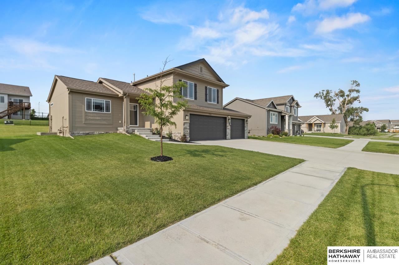 Papillion, Nebraska 68133, United States, 3 Bedrooms Bedrooms, ,2 BathroomsBathrooms,Residential,Active,221390