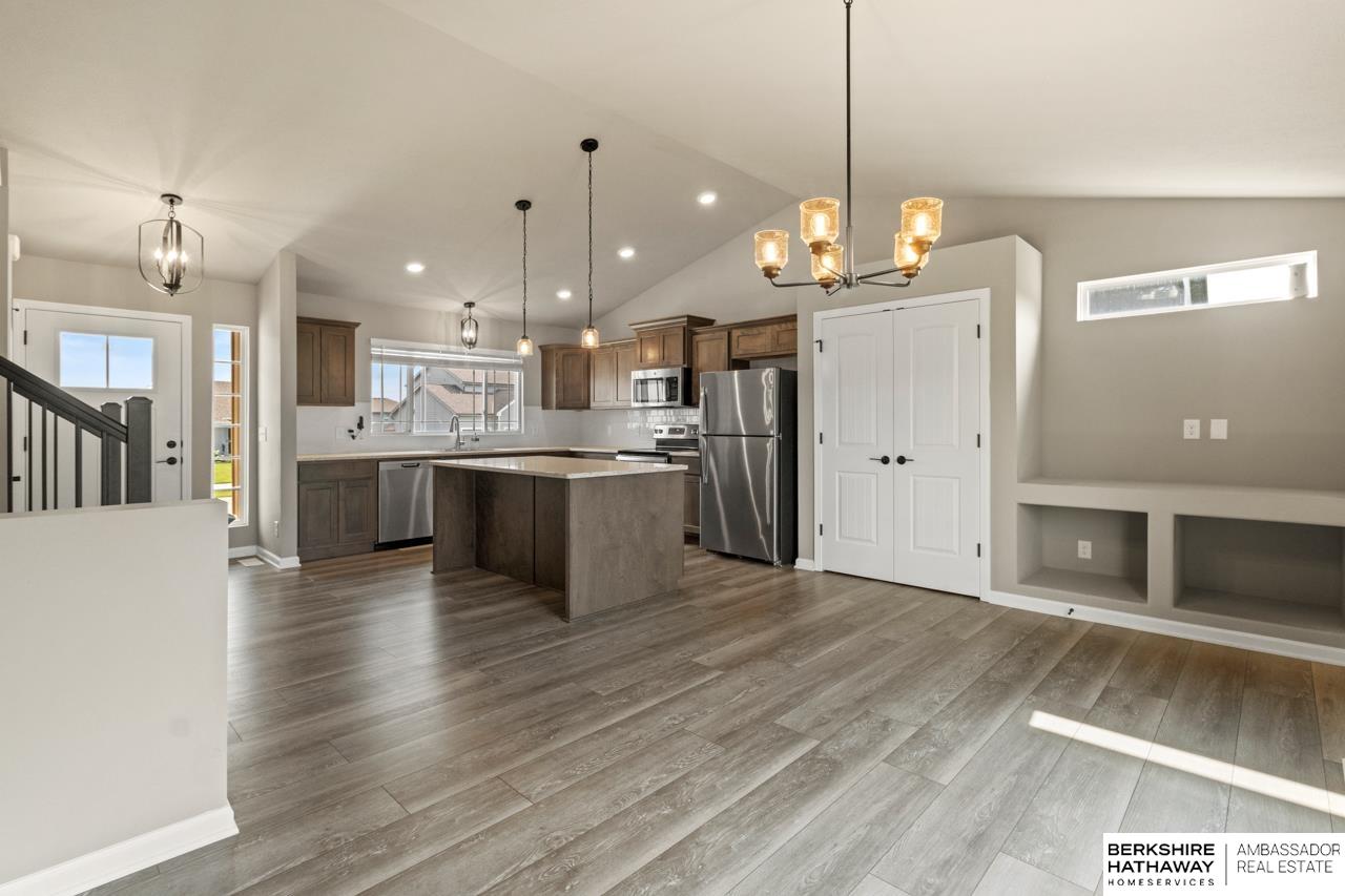 Papillion, Nebraska 68133, United States, 3 Bedrooms Bedrooms, ,2 BathroomsBathrooms,Residential,Active,221390