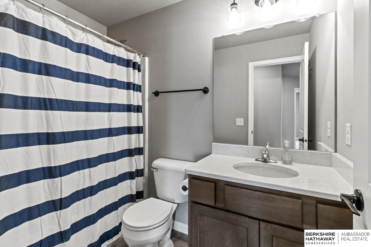 Papillion, Nebraska 68133, United States, 3 Bedrooms Bedrooms, ,2 BathroomsBathrooms,Residential,Active,221390