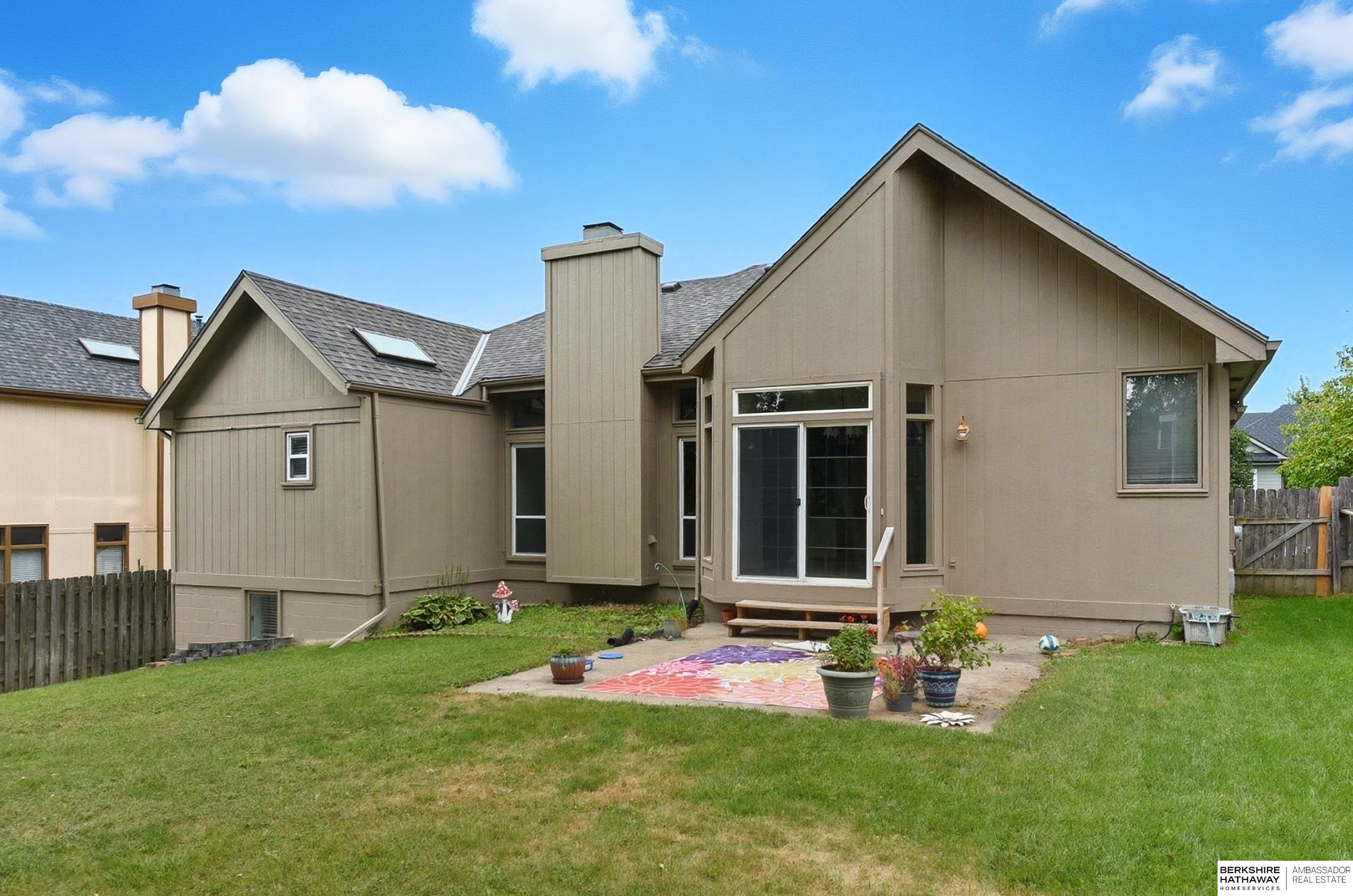 Omaha, Nebraska 68116, United States, 3 Bedrooms Bedrooms, ,3 BathroomsBathrooms,Residential,Pending,214350