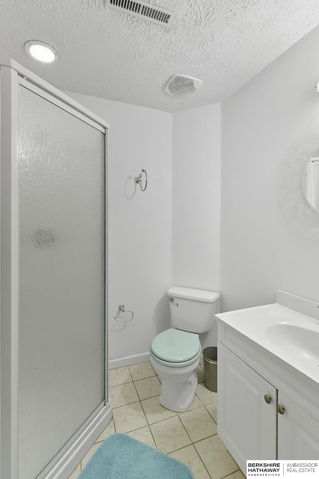 Omaha, Nebraska 68116, United States, 3 Bedrooms Bedrooms, ,3 BathroomsBathrooms,Residential,Pending,214350