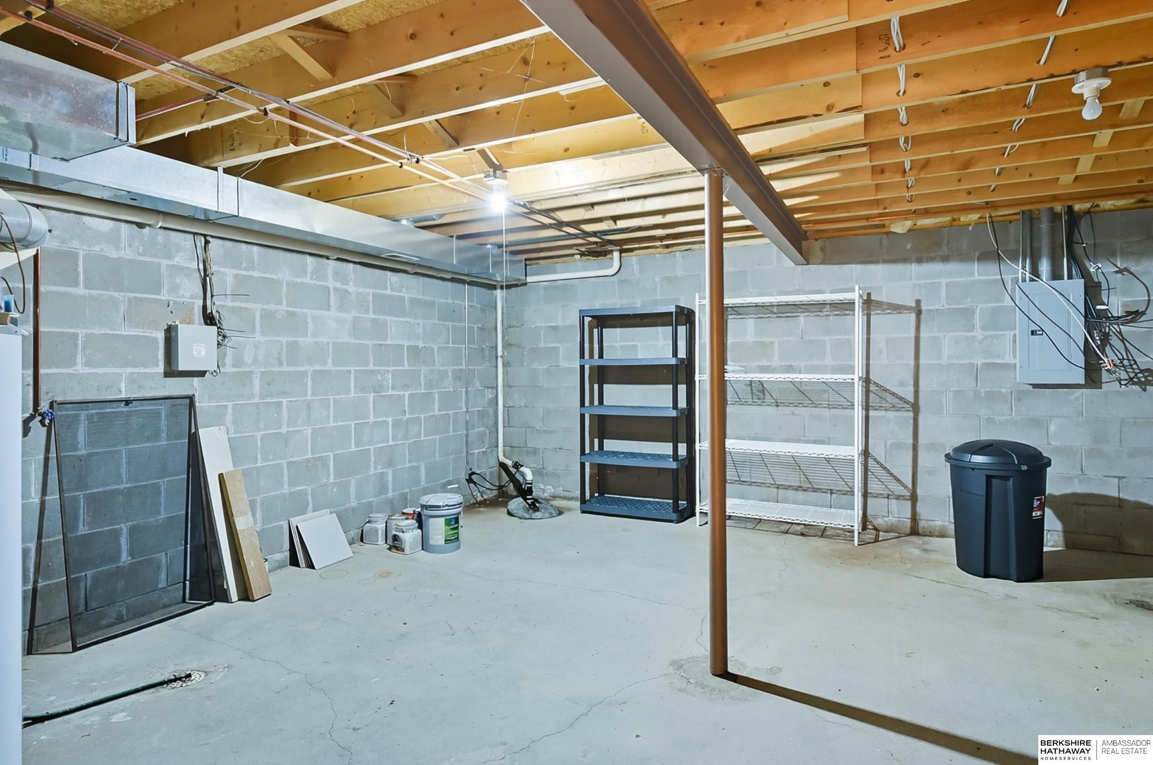 Omaha, Nebraska 68116, United States, 3 Bedrooms Bedrooms, ,3 BathroomsBathrooms,Residential,Pending,214350