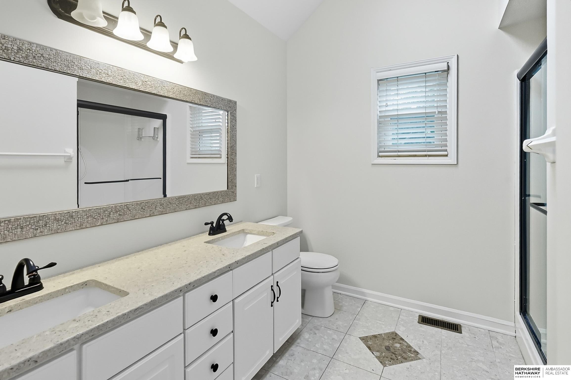 Omaha, Nebraska 68116, United States, 3 Bedrooms Bedrooms, ,3 BathroomsBathrooms,Residential,Pending,214350