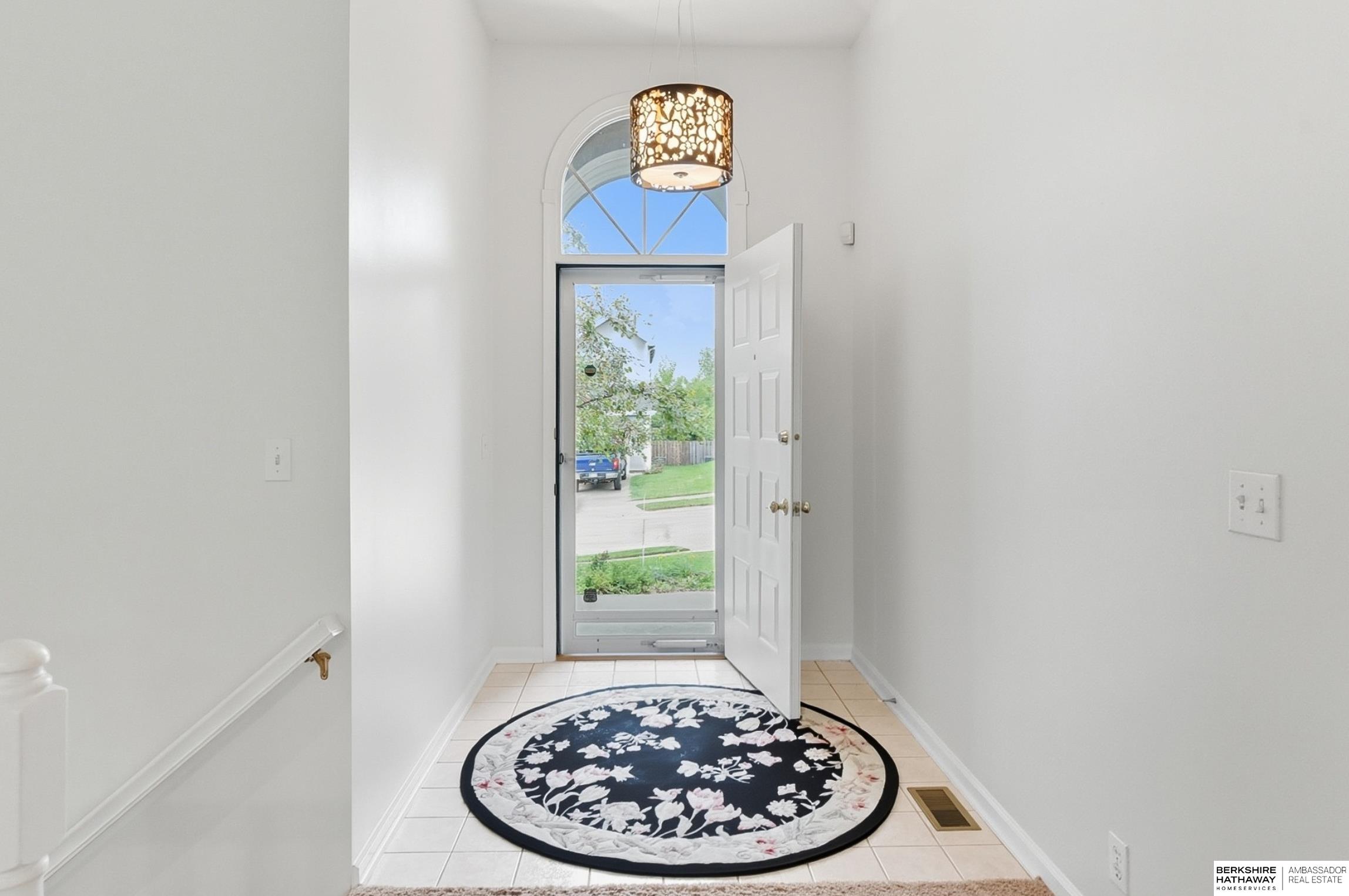 Omaha, Nebraska 68116, United States, 3 Bedrooms Bedrooms, ,3 BathroomsBathrooms,Residential,Pending,214350