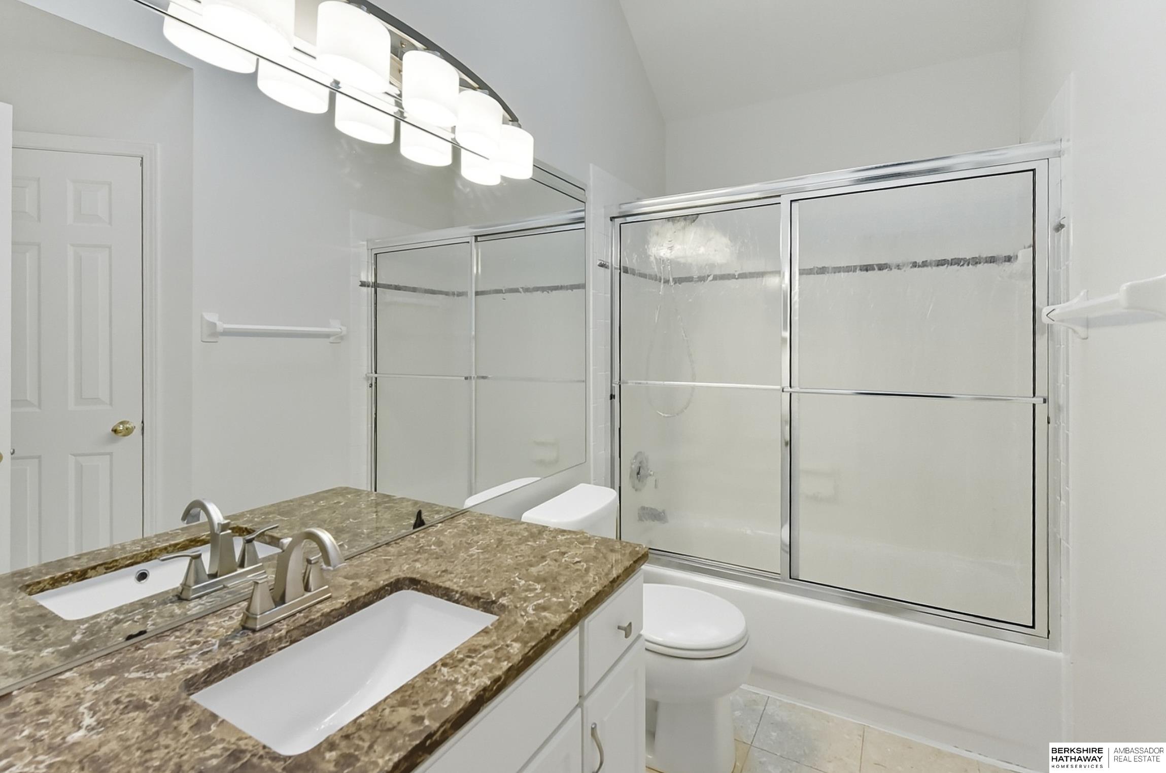 Omaha, Nebraska 68116, United States, 3 Bedrooms Bedrooms, ,3 BathroomsBathrooms,Residential,Pending,214350