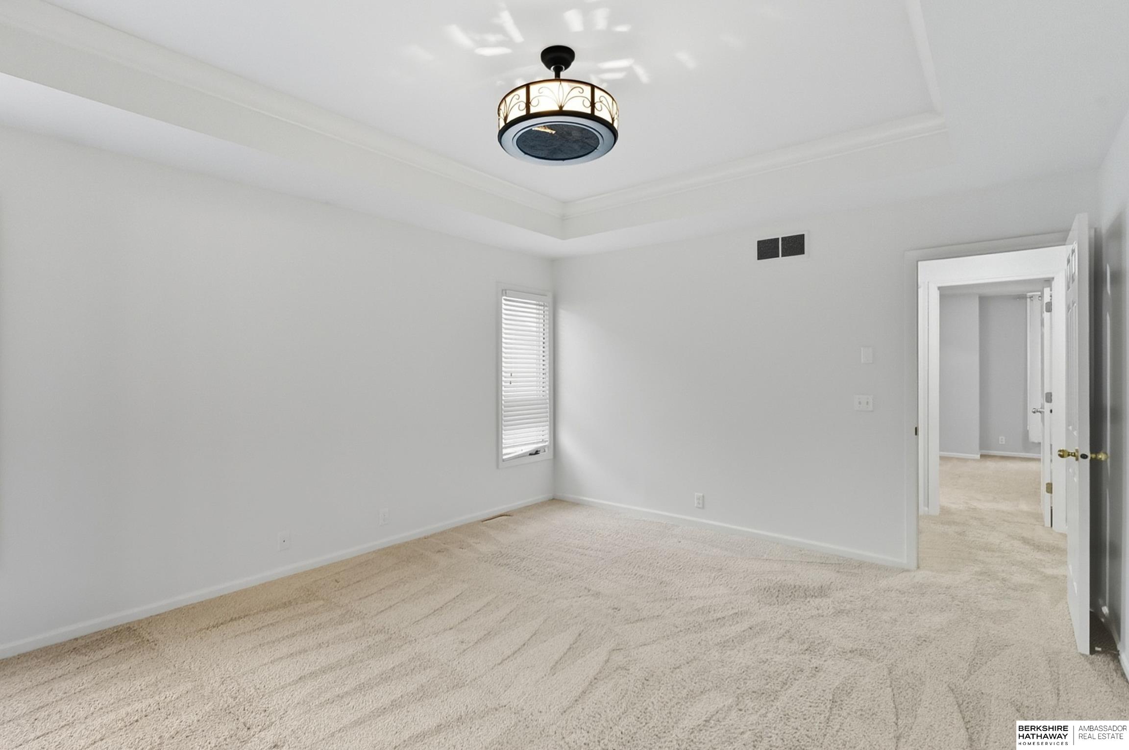 Omaha, Nebraska 68116, United States, 3 Bedrooms Bedrooms, ,3 BathroomsBathrooms,Residential,Pending,214350